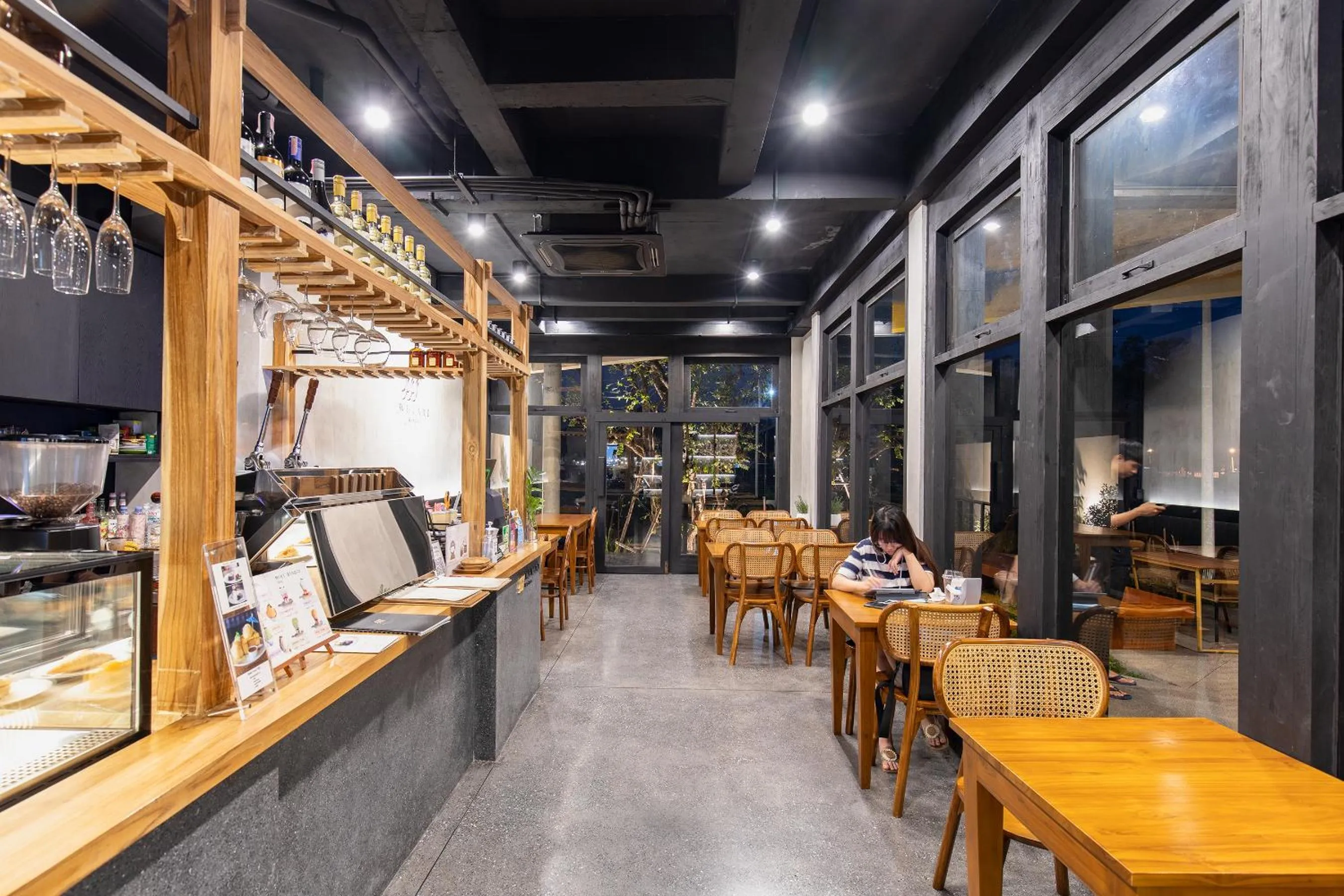 Restaurant/places to eat in Wevari Heritage