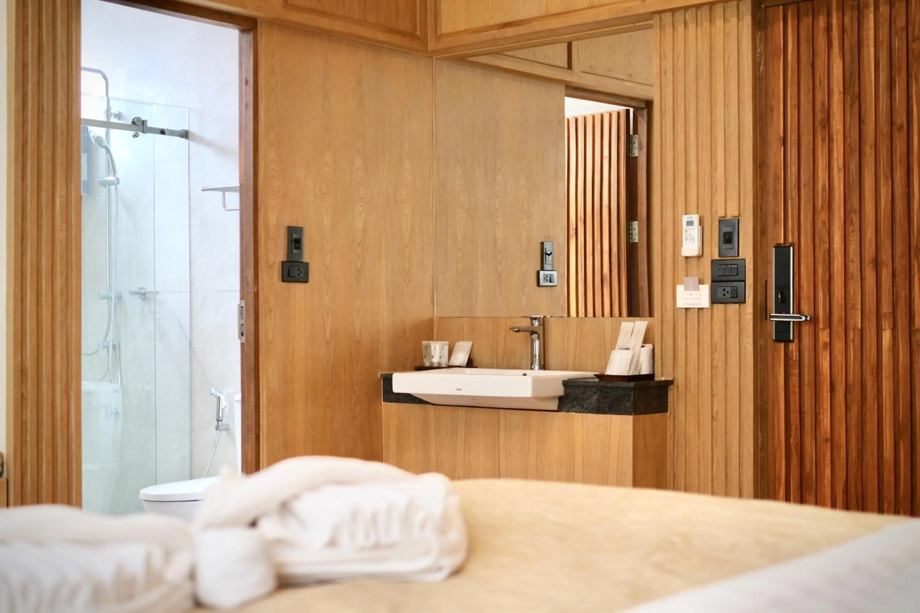 Bathroom, Bed in Wevari Heritage