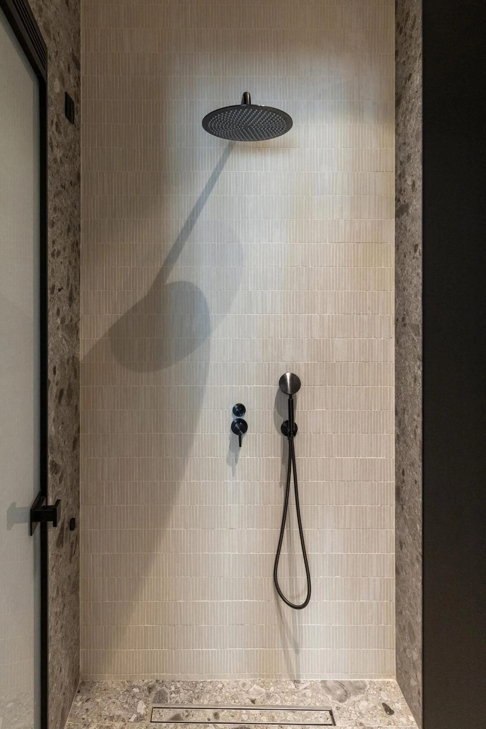 Shower in Aeonic Suites and Spa