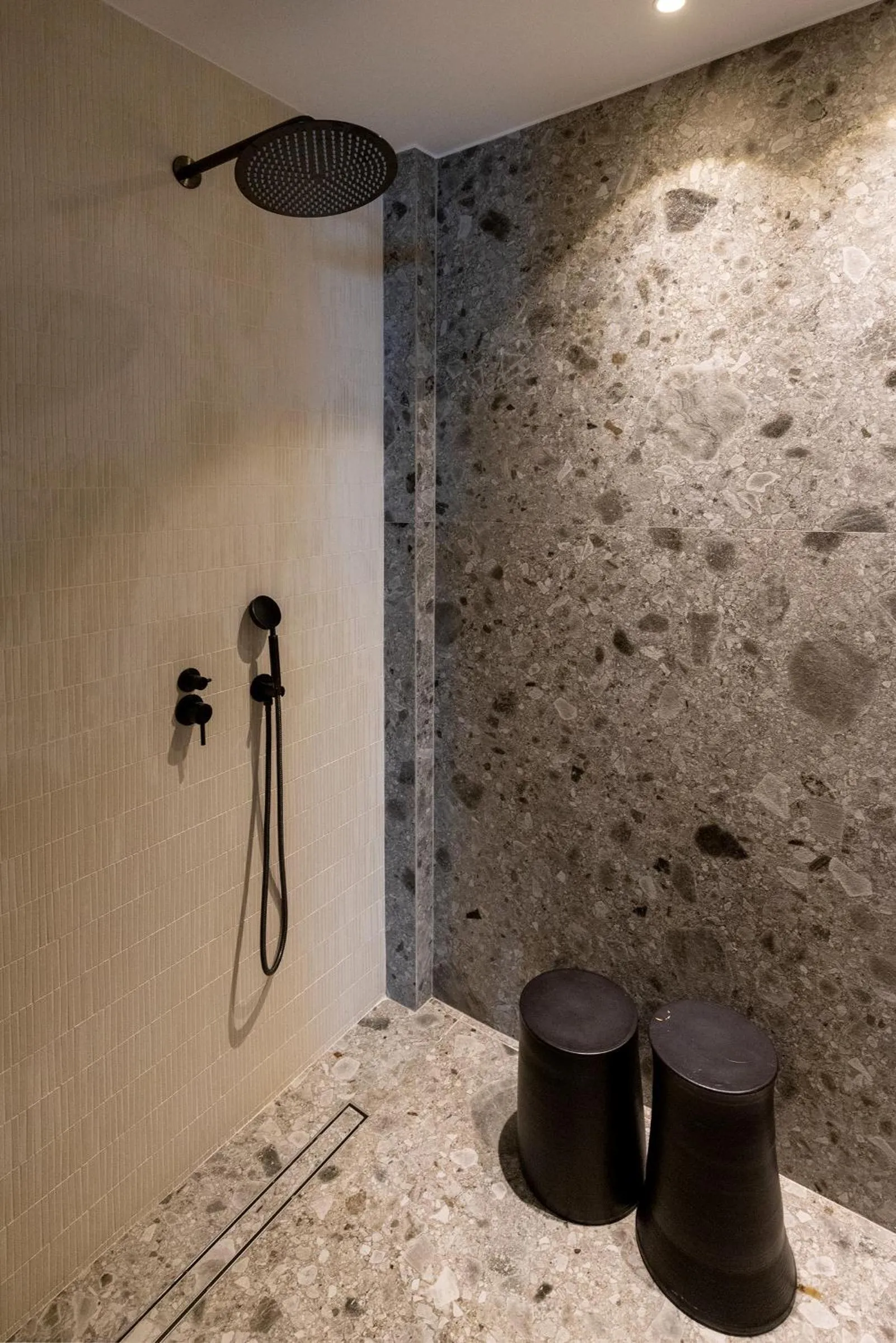 Shower in Aeonic Suites and Spa