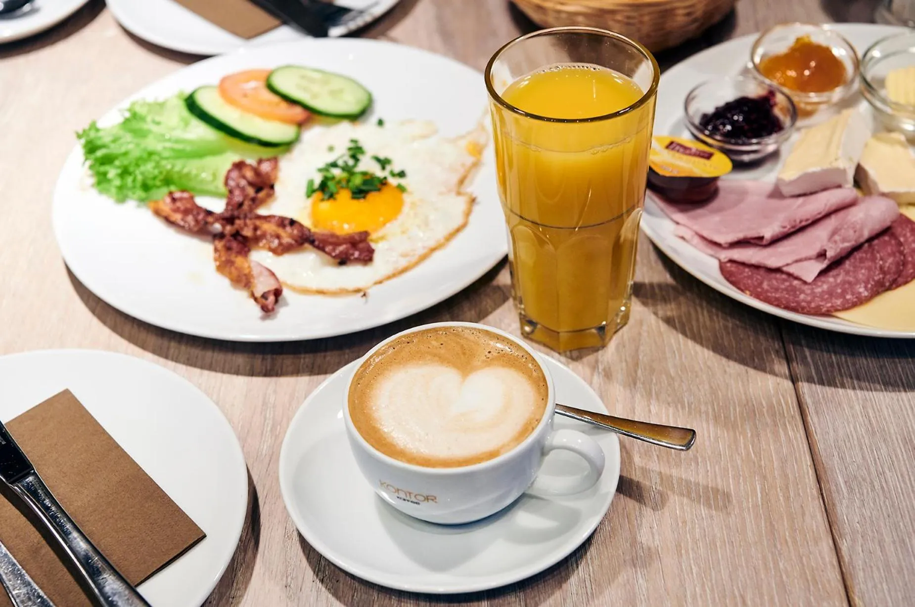 Breakfast in Hotel Hansa