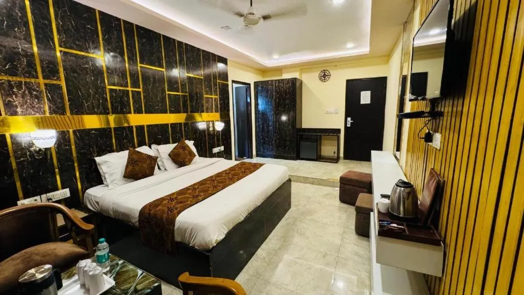 Bed in The Reverent Ganga