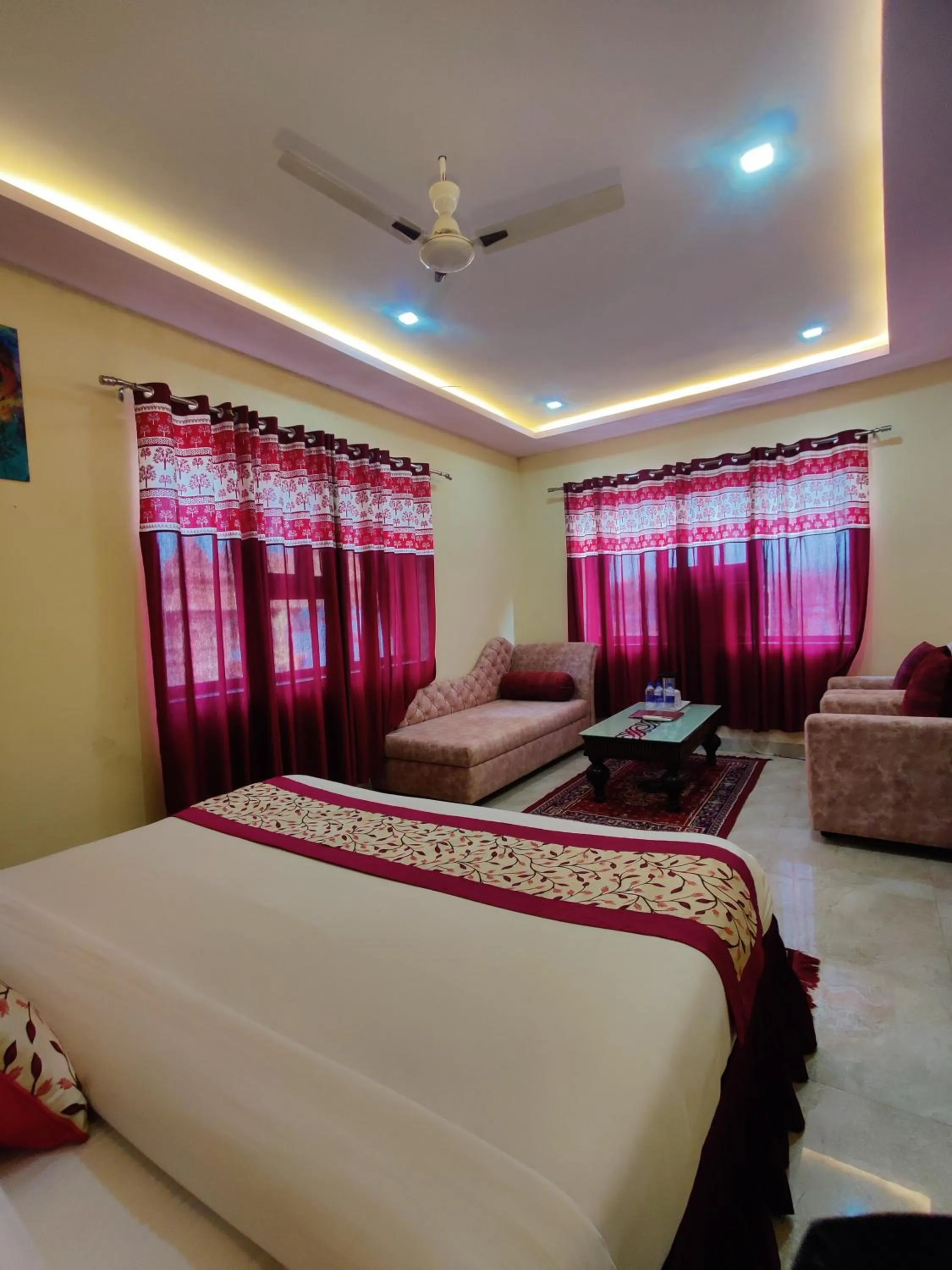 Bedroom, Bed in The Reverent Ganga