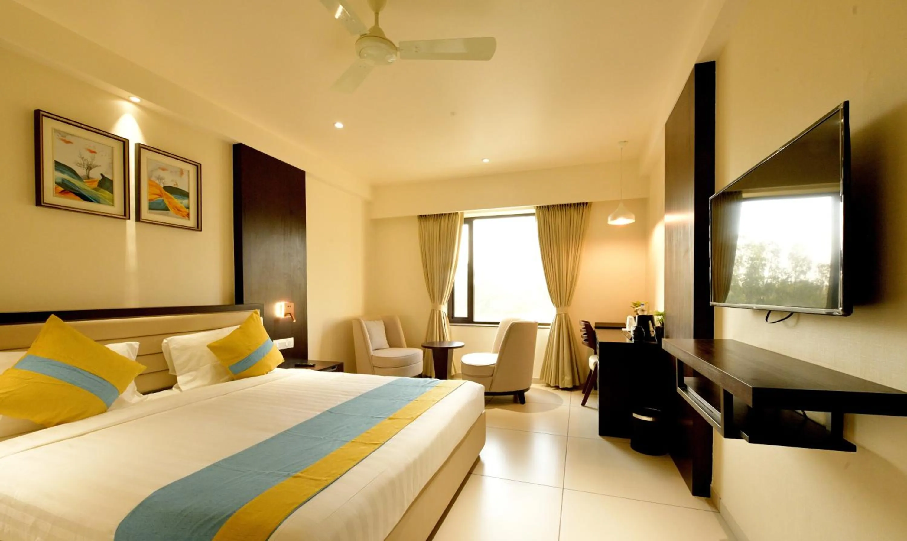 View (from property/room), Bed in HOTEL CYPRESS