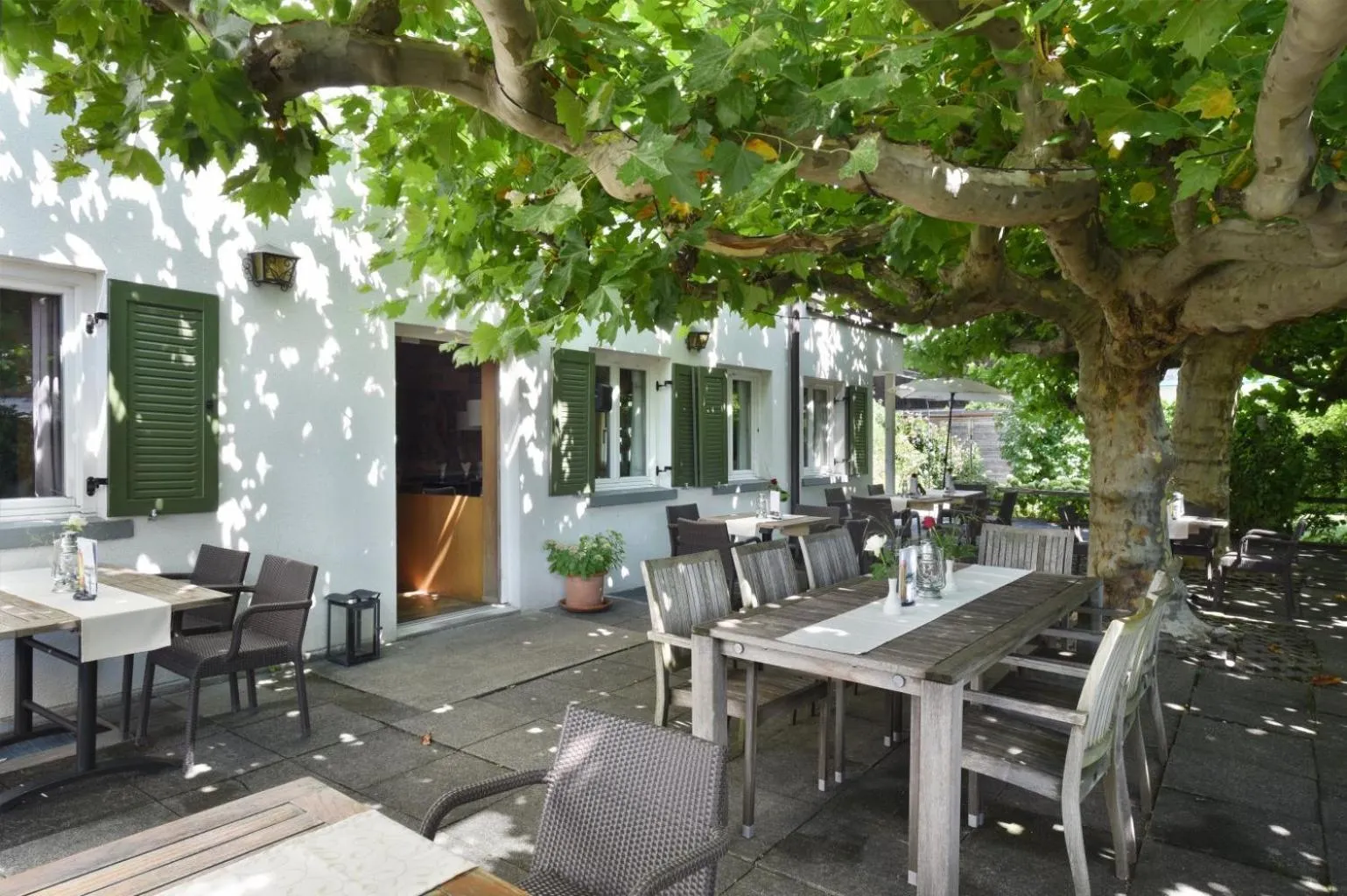 Patio in Hotel Weisses Kreuz