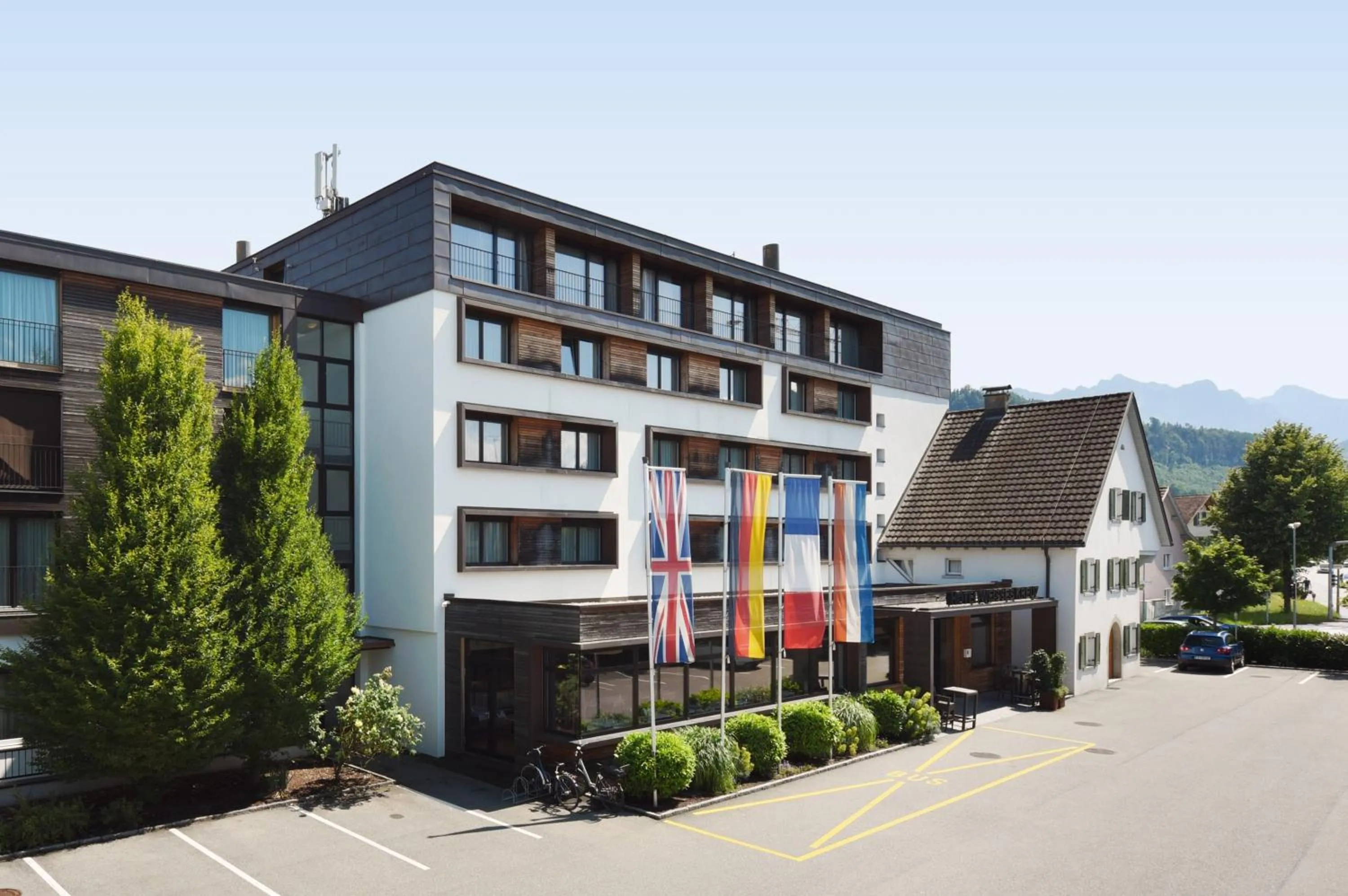 Property building in Hotel Weisses Kreuz