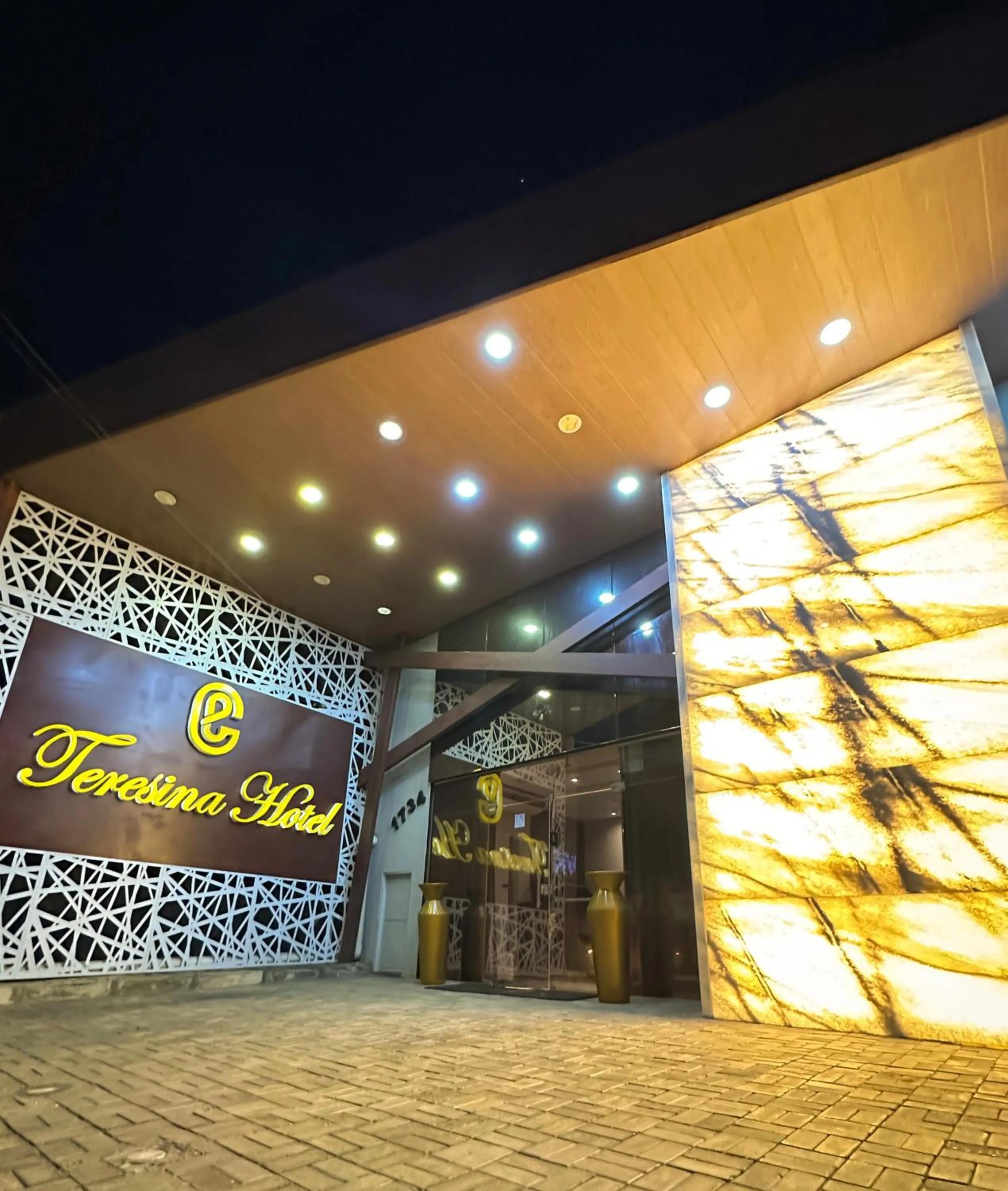 Facade/entrance in TERESINA HOTEL