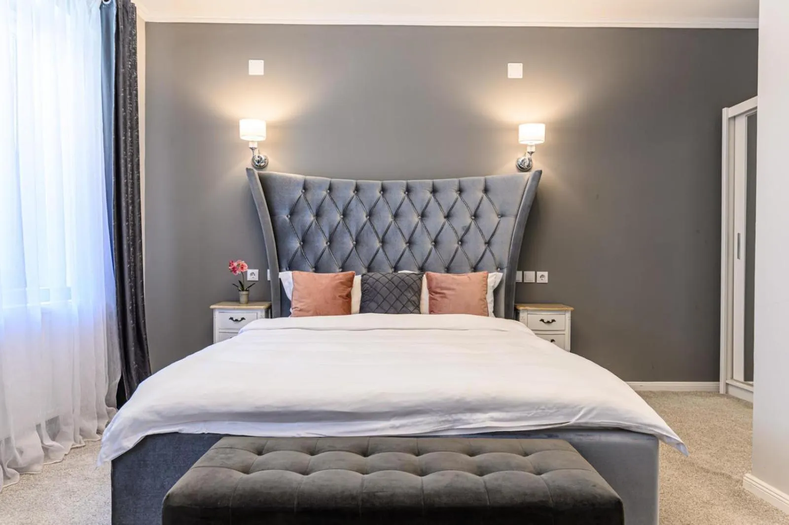 Bed in Dallure House Boutique Brasov