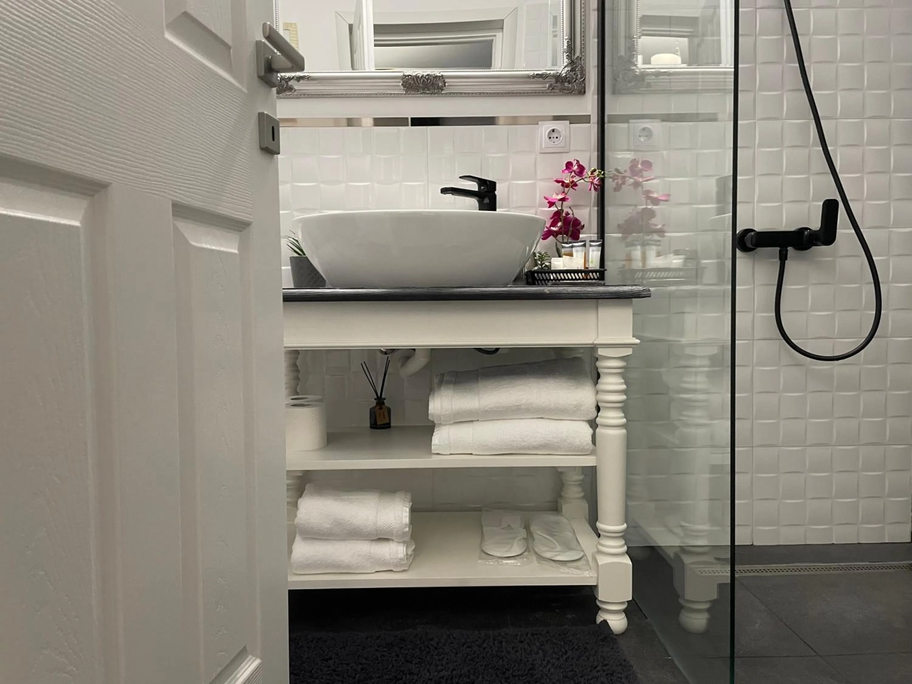 Bathroom in Dallure House Boutique Brasov