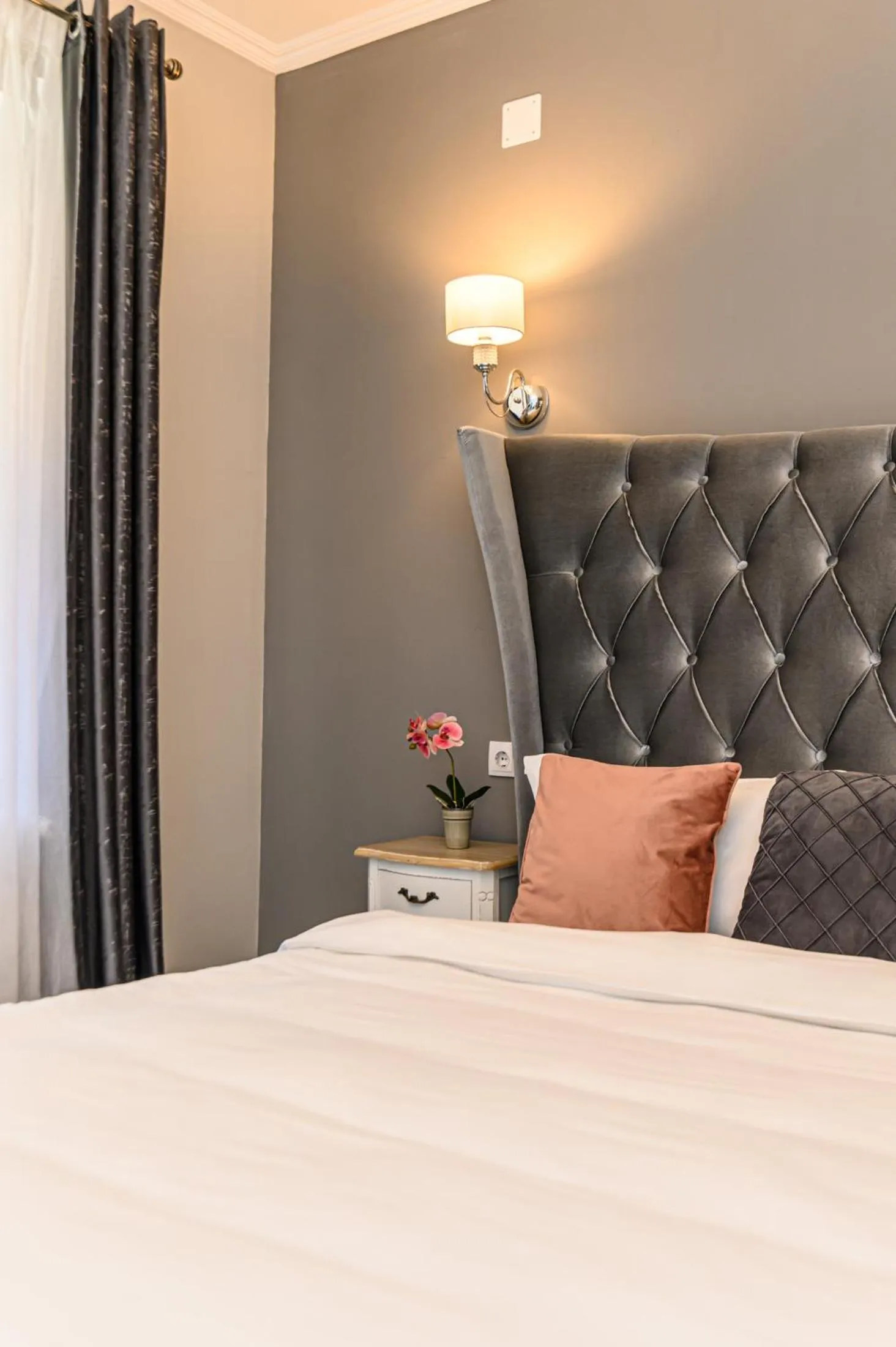 Bed in Dallure House Boutique Brasov