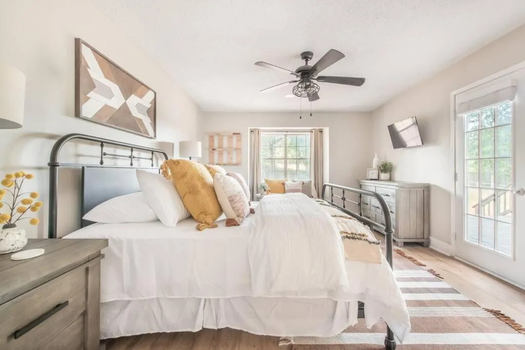 Bed in Stylish & Spacious Home Near ATL