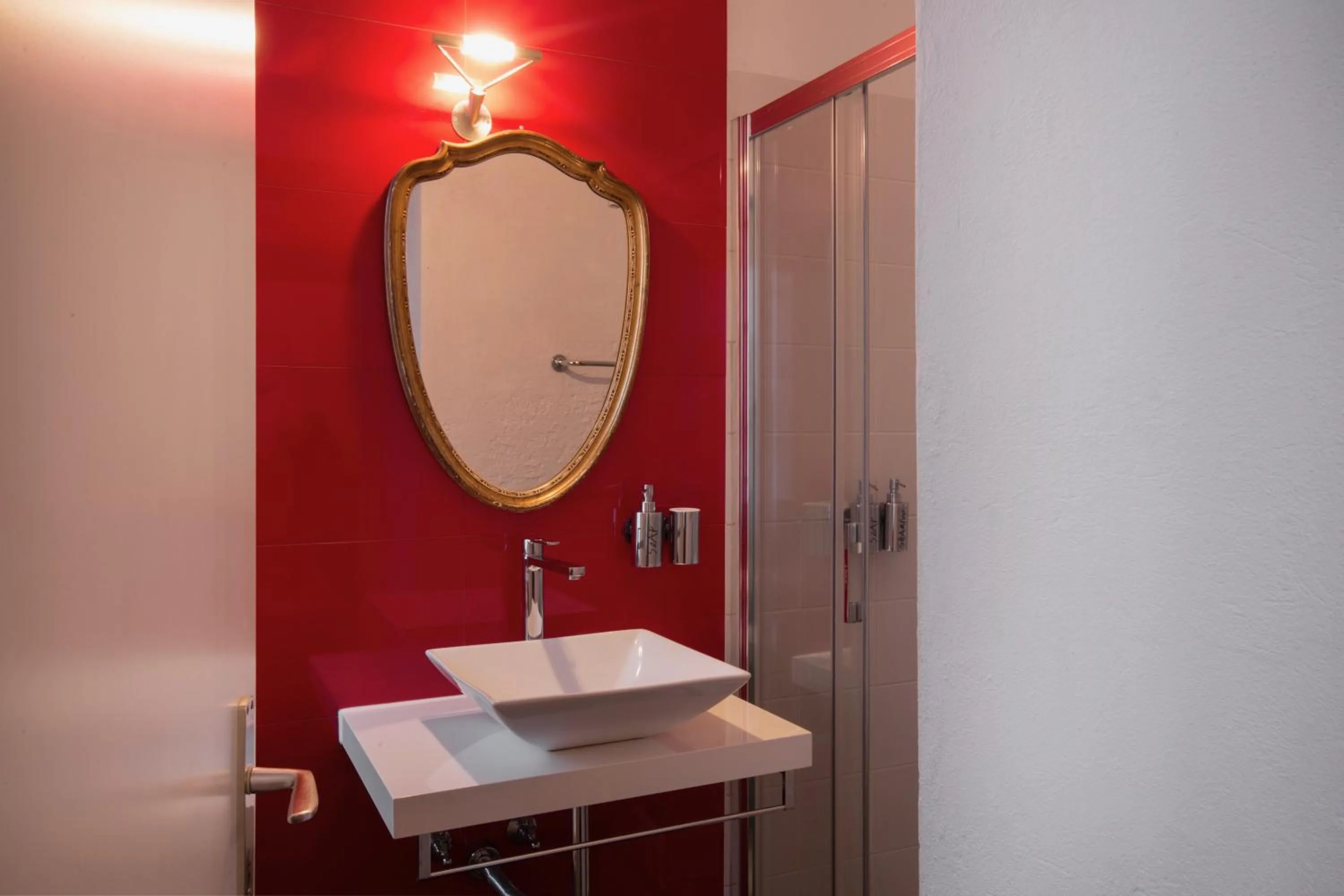 Shower in Caffè dell'Arte Boutique Rooms Locarno