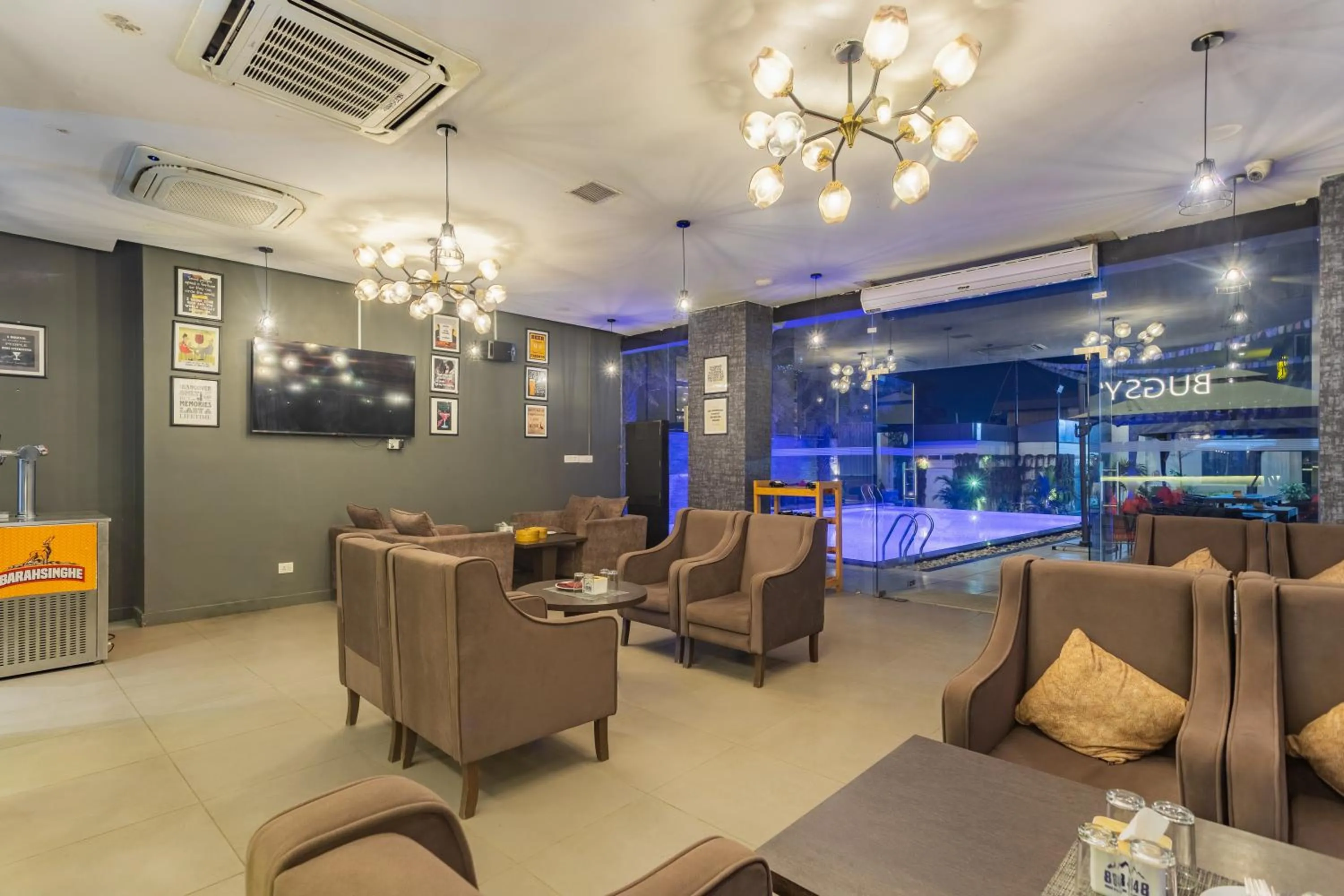 Communal lounge/ TV room in Hotel Da Flamingo