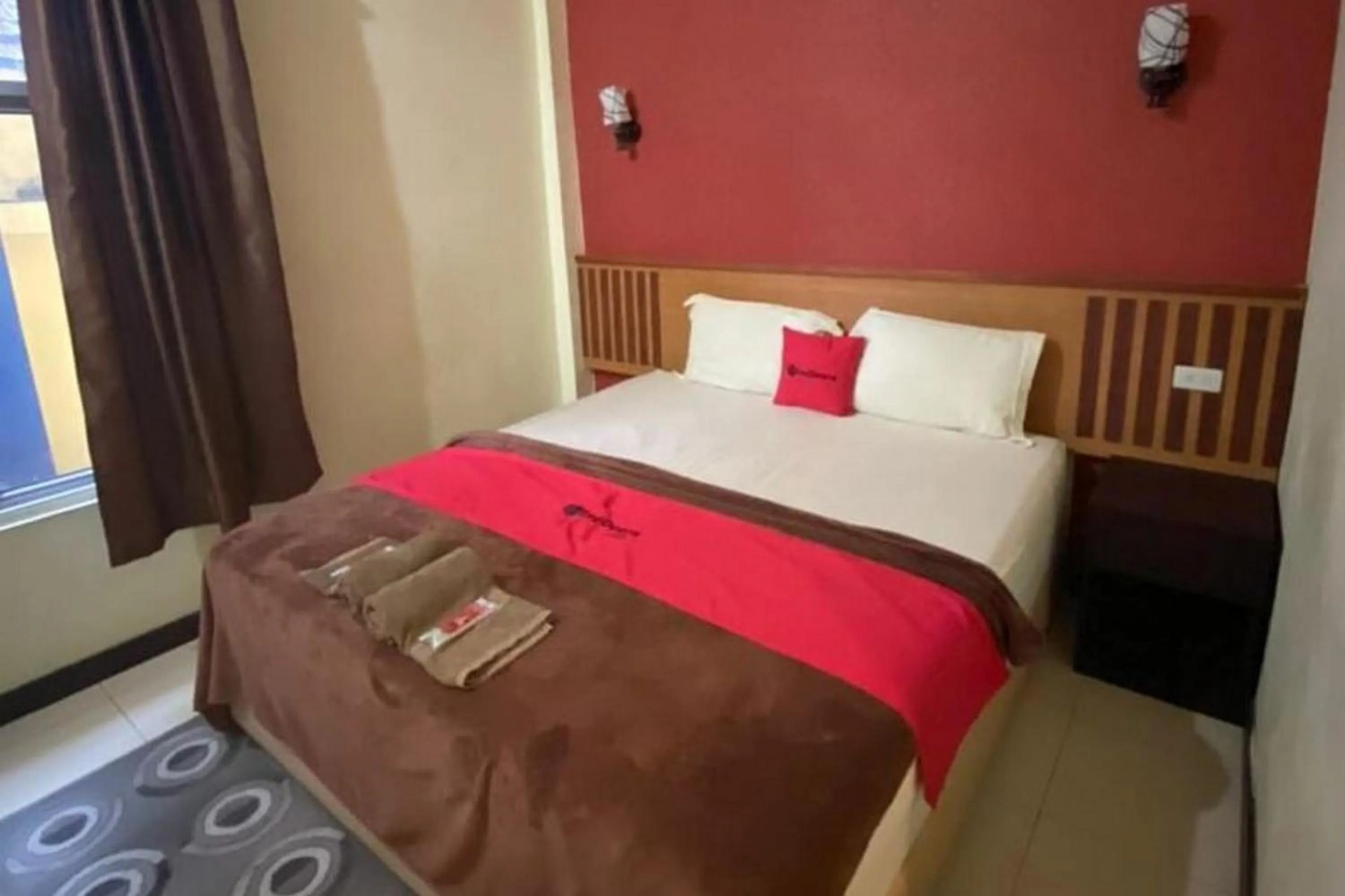 Bed in RedDoorz Plus Syariah @ Jalan Syiah Kuala Banda Aceh