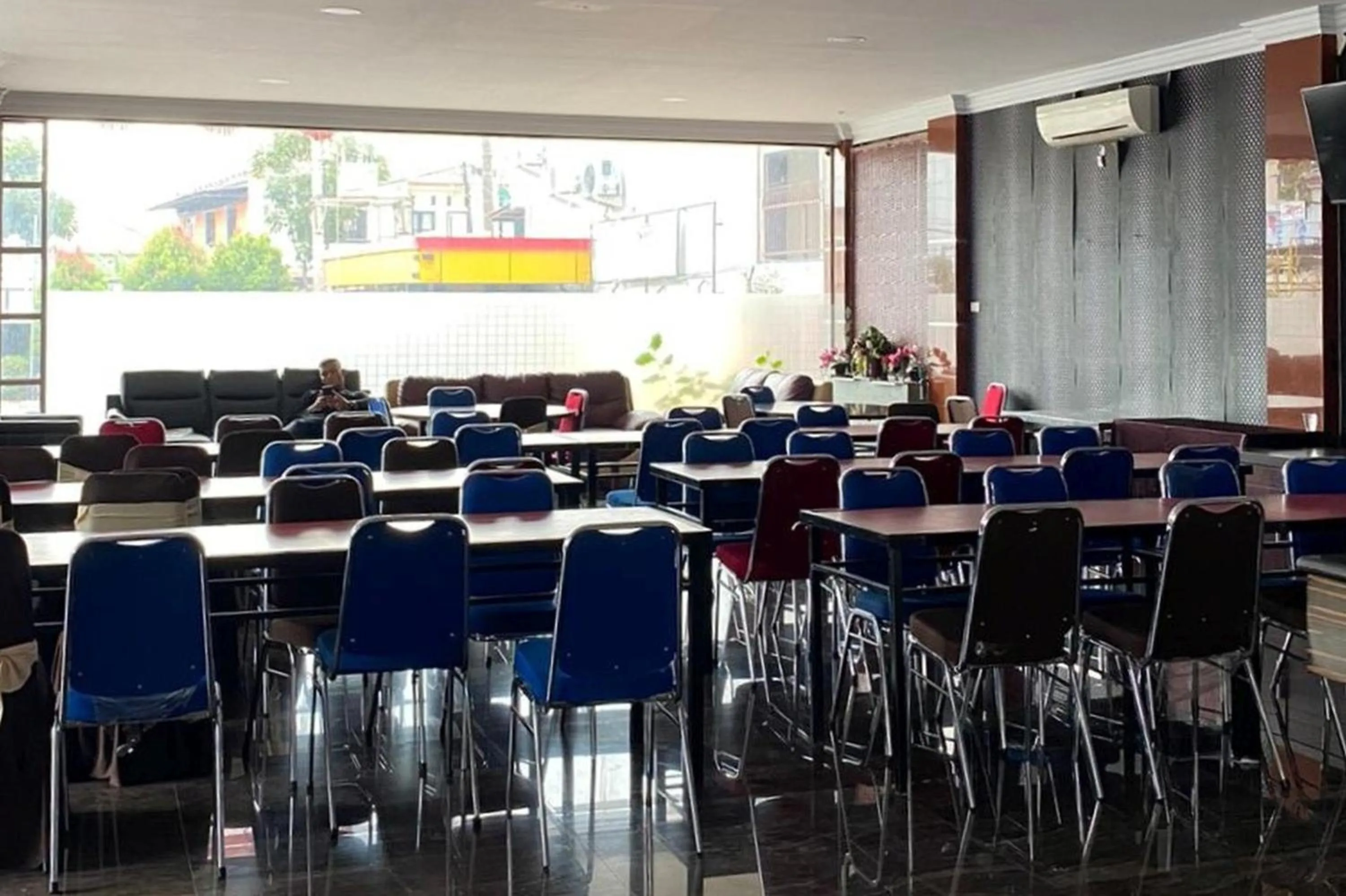 RedDoorz Plus Syariah @ Jalan Syiah Kuala Banda Aceh