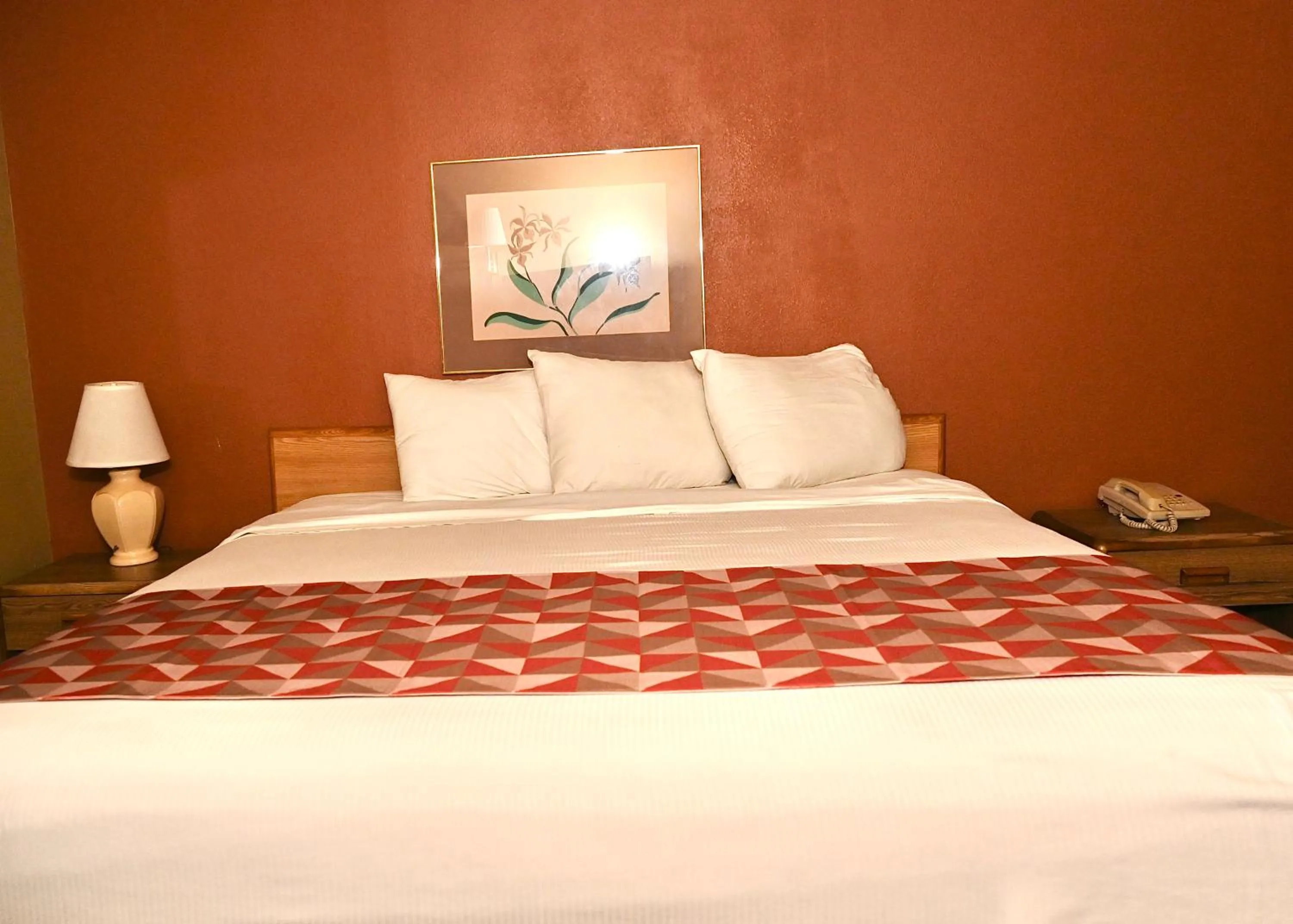Bed in Fortune Inn & Suites