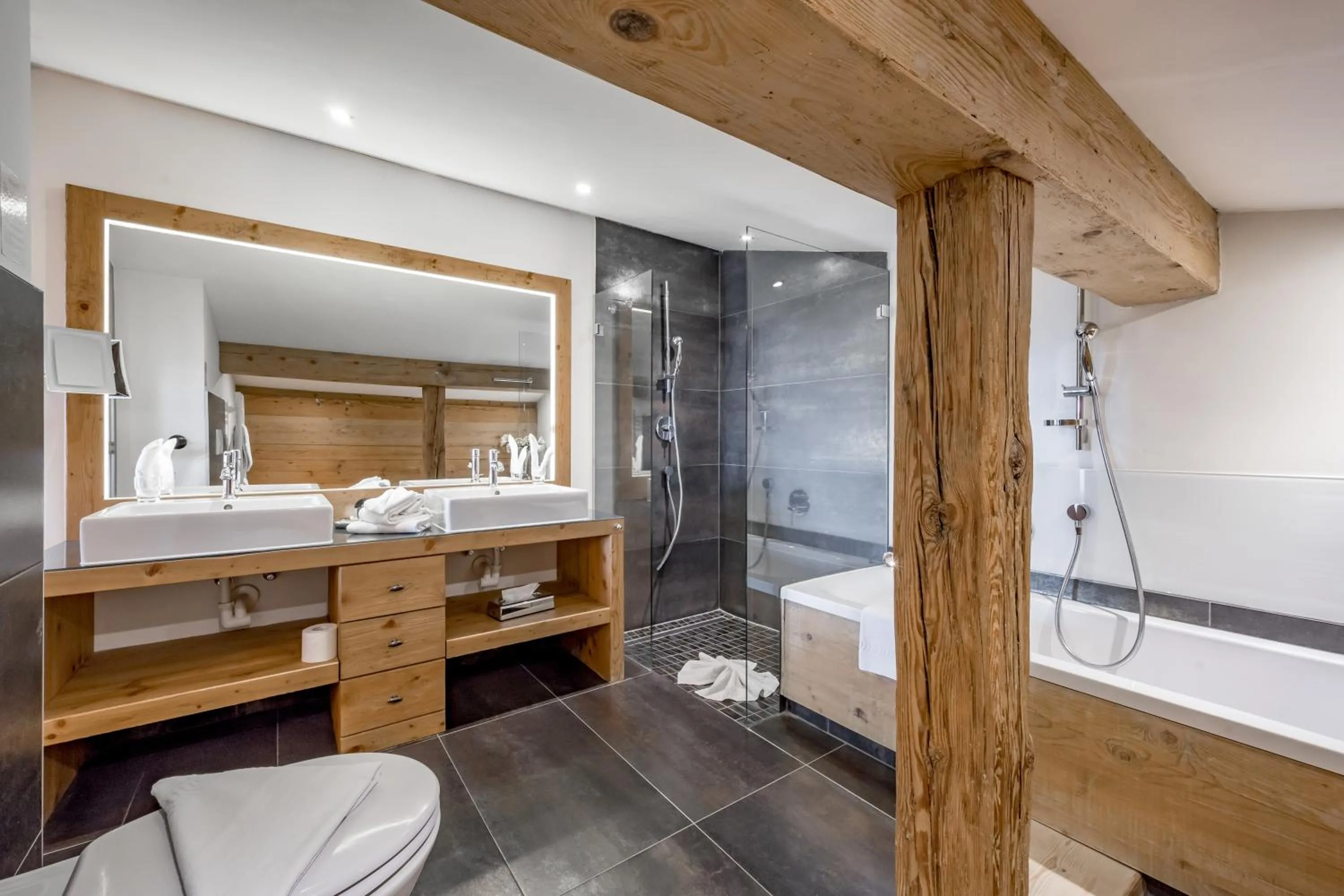 Photo of the whole room in Natur & Spa Hotel Lärchenhof