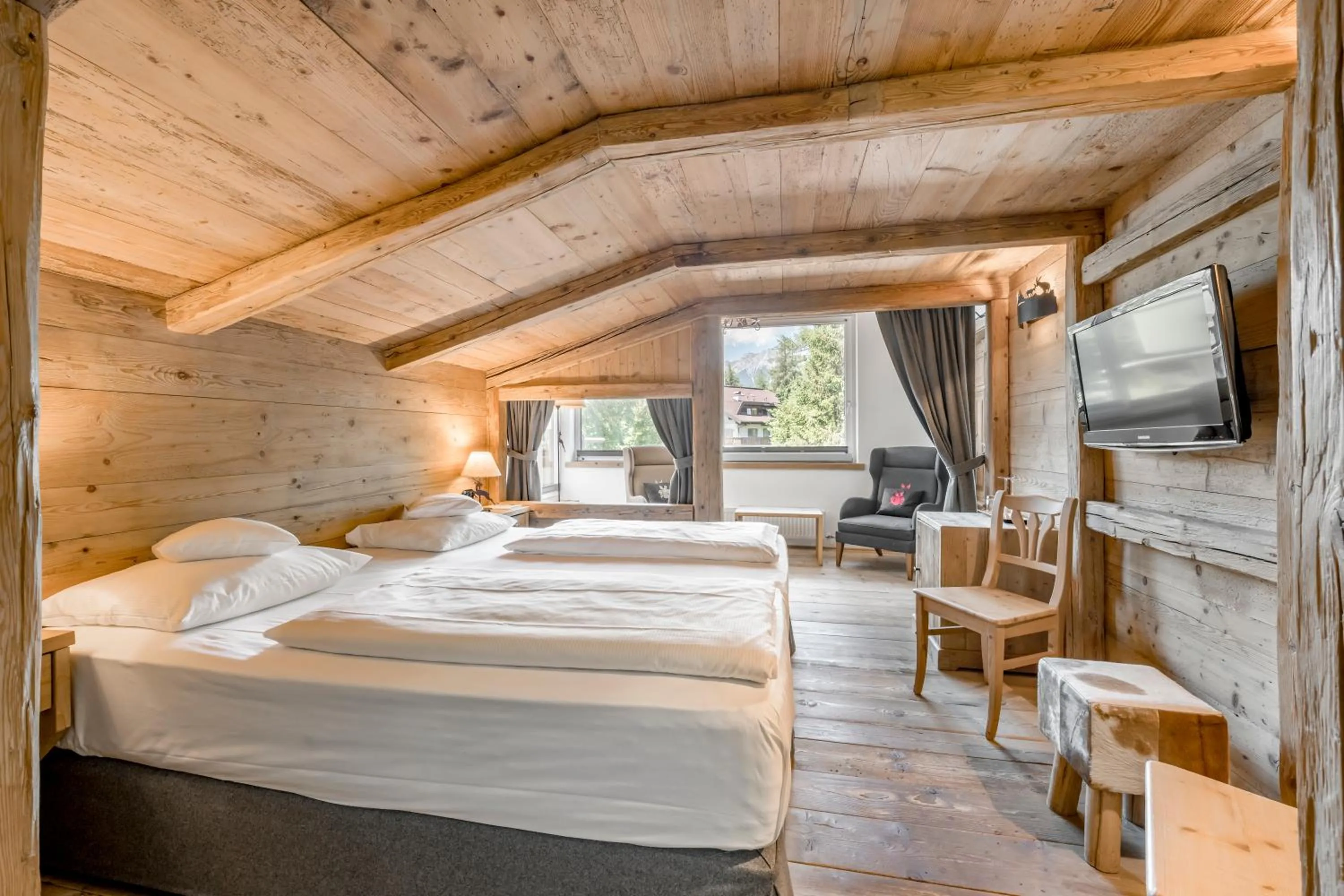 Photo of the whole room, Bed in Natur & Spa Hotel Lärchenhof