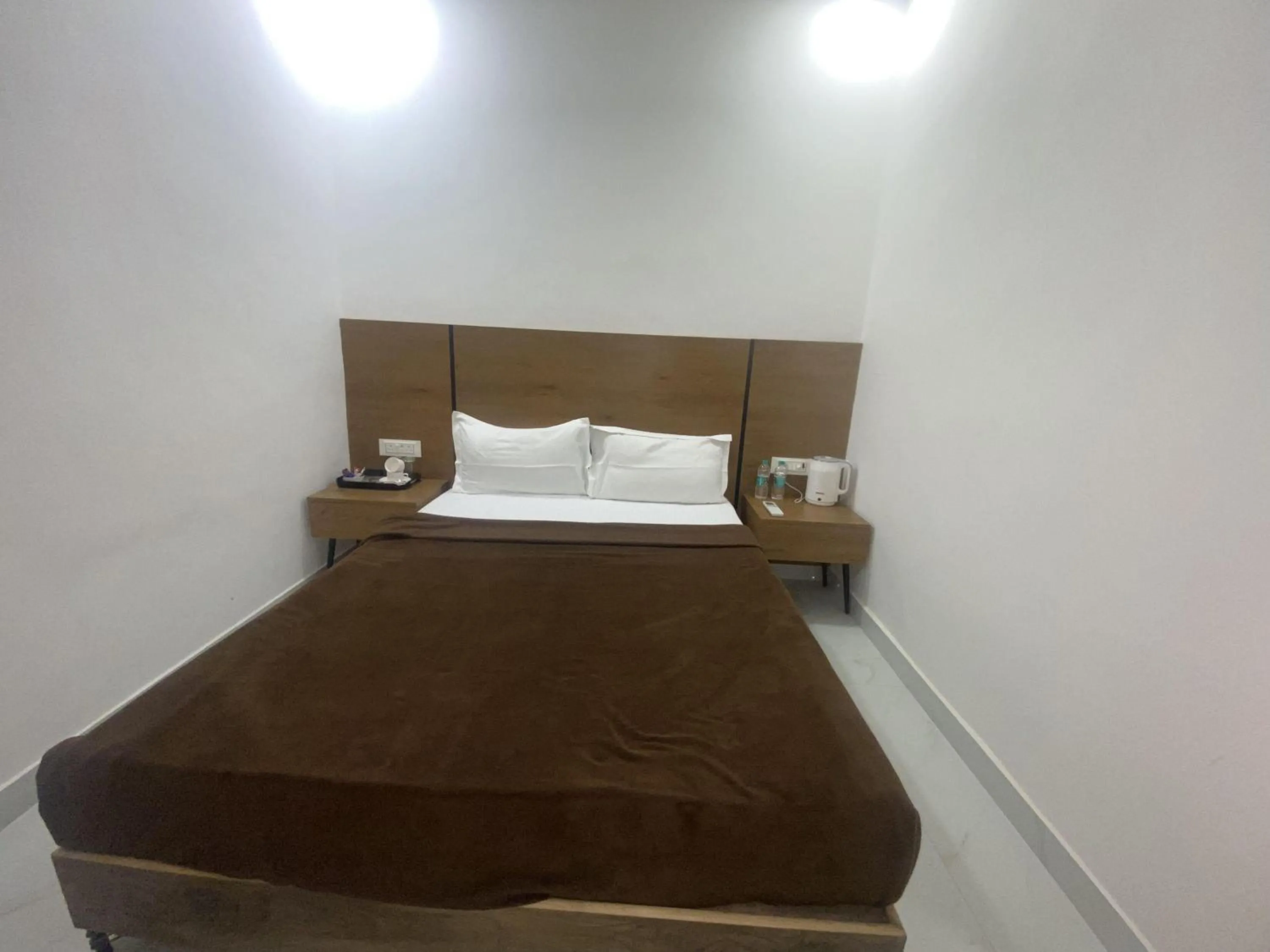 Bed in Hotel Darbar-E-Khas