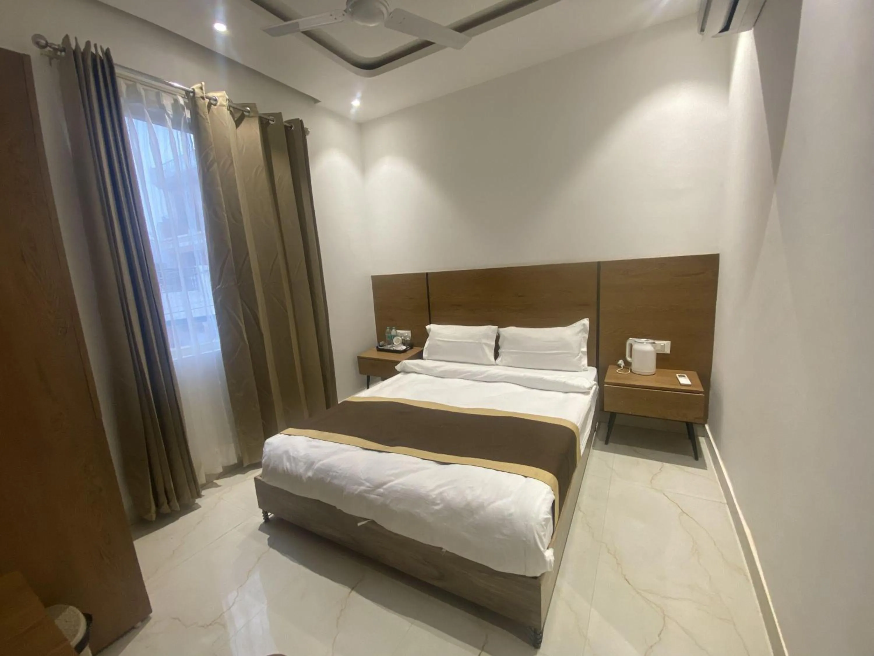 Bed in Hotel Darbar-E-Khas