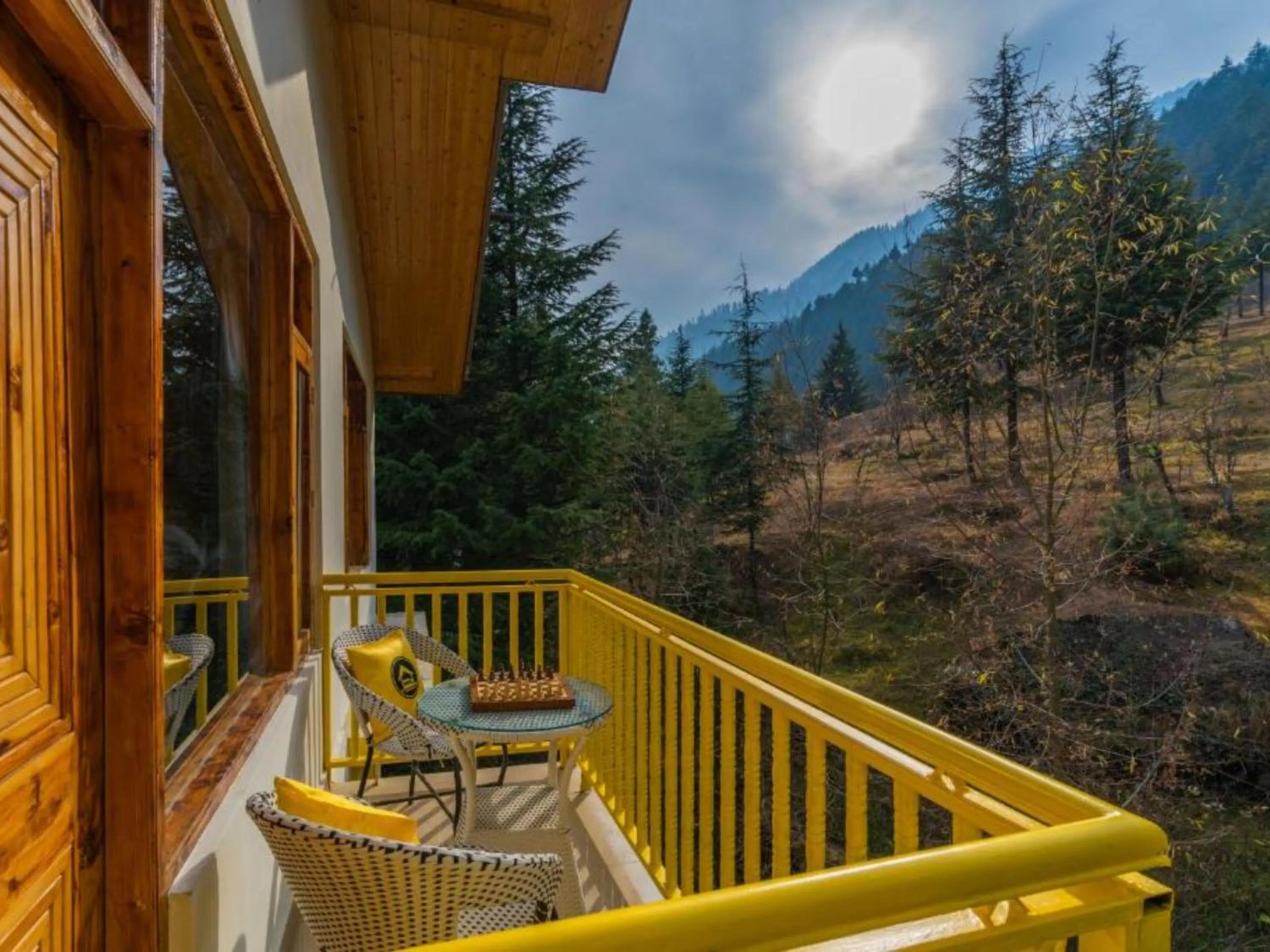 Day in The Hosteller Manali, Old Manali