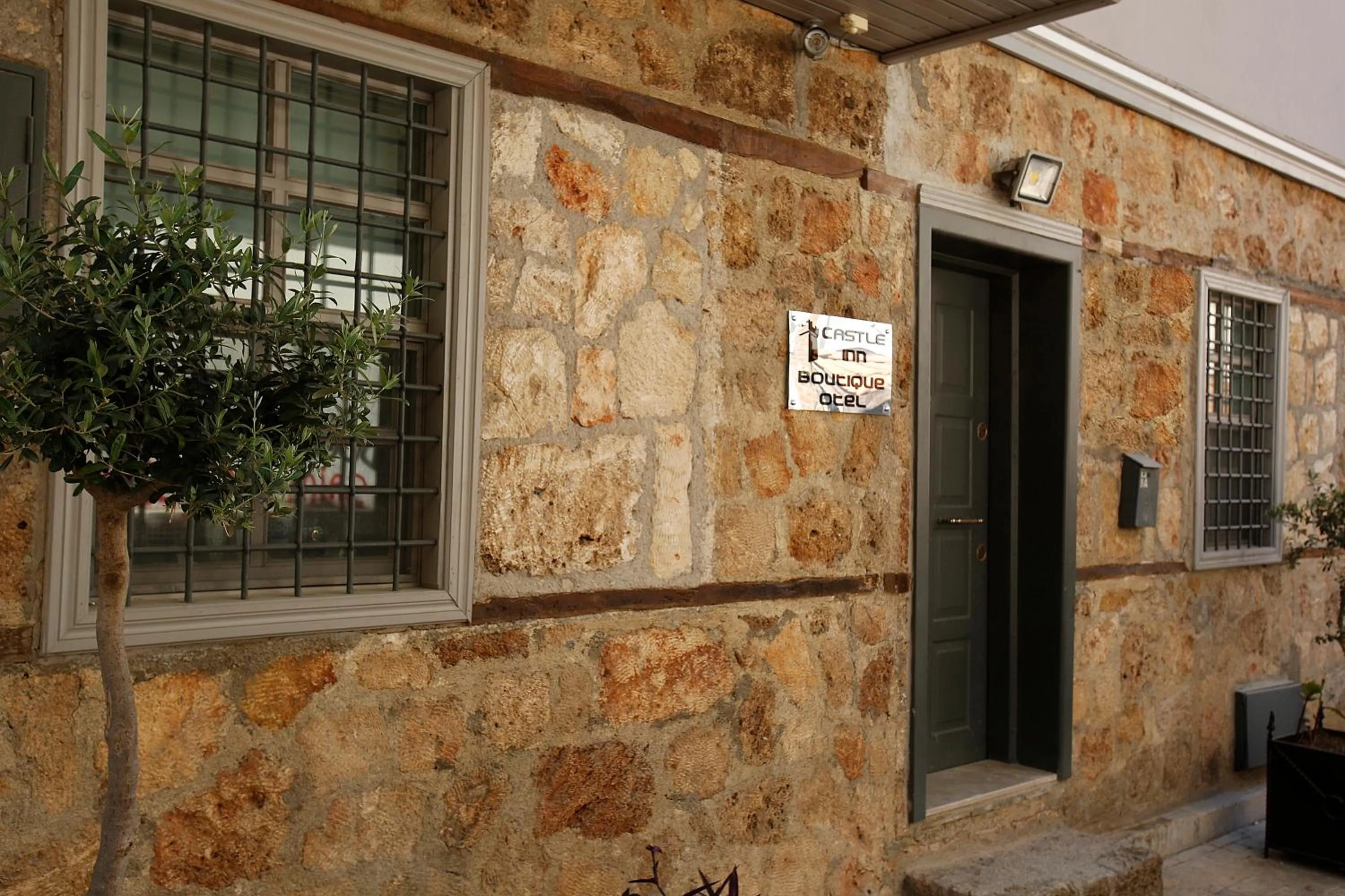 Property building in Castle Inn Boutique Hotel