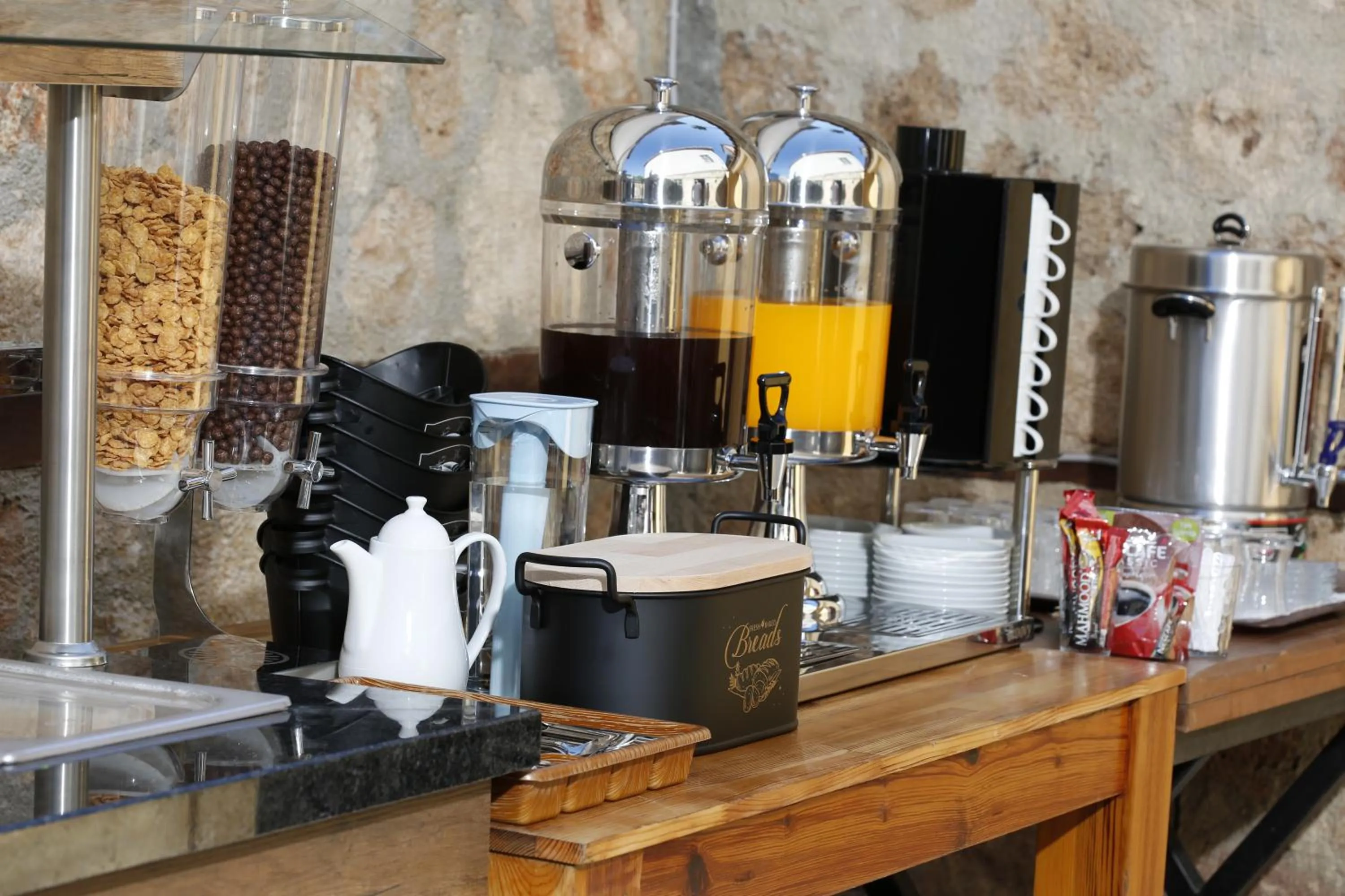 Coffee/tea facilities in Castle Inn Boutique Hotel