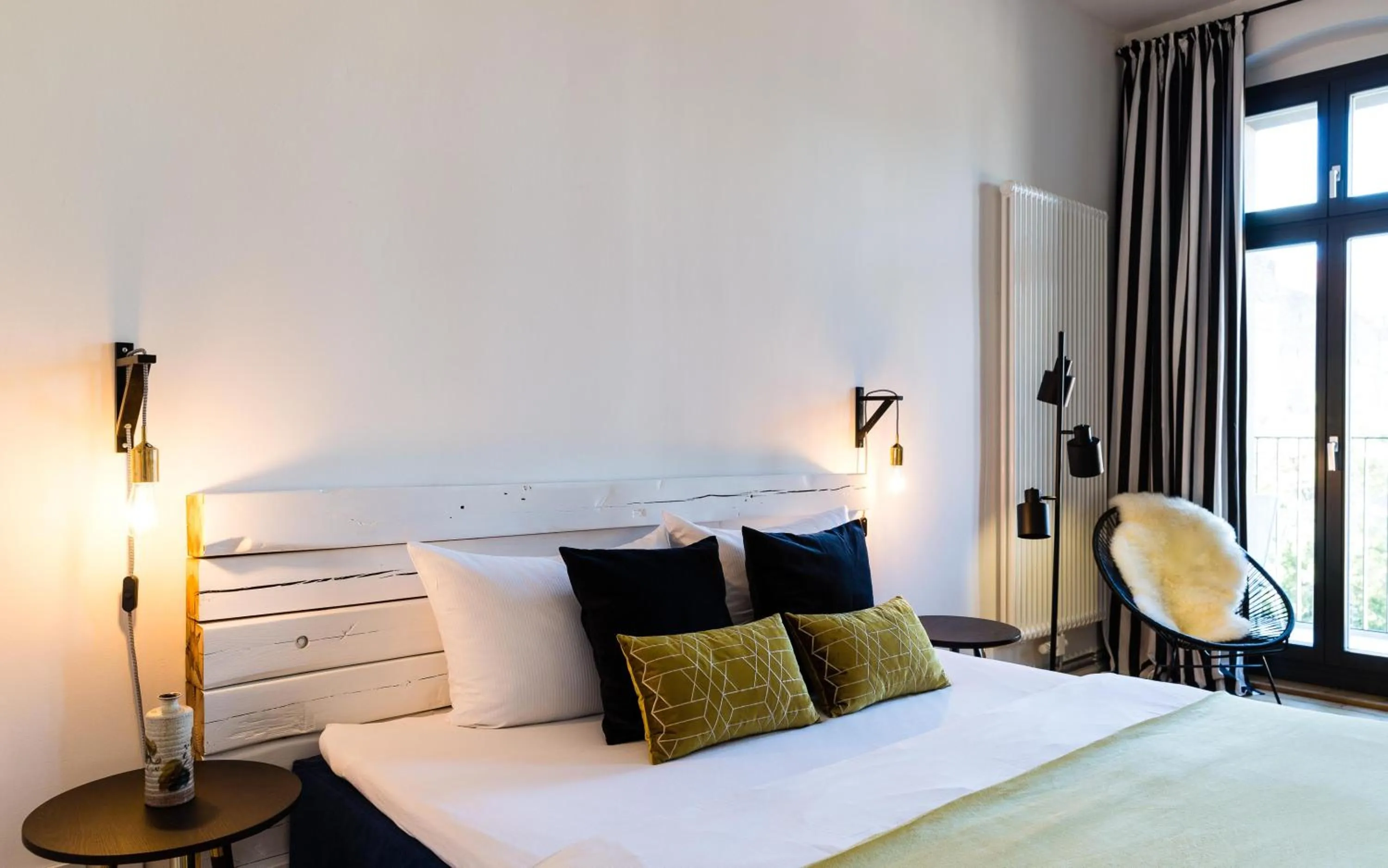 Bedroom, Bed in Brilliant Apartments