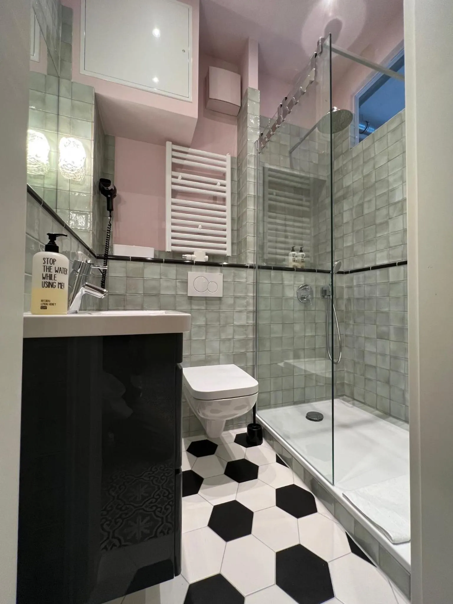 Shower in Brilliant Apartments