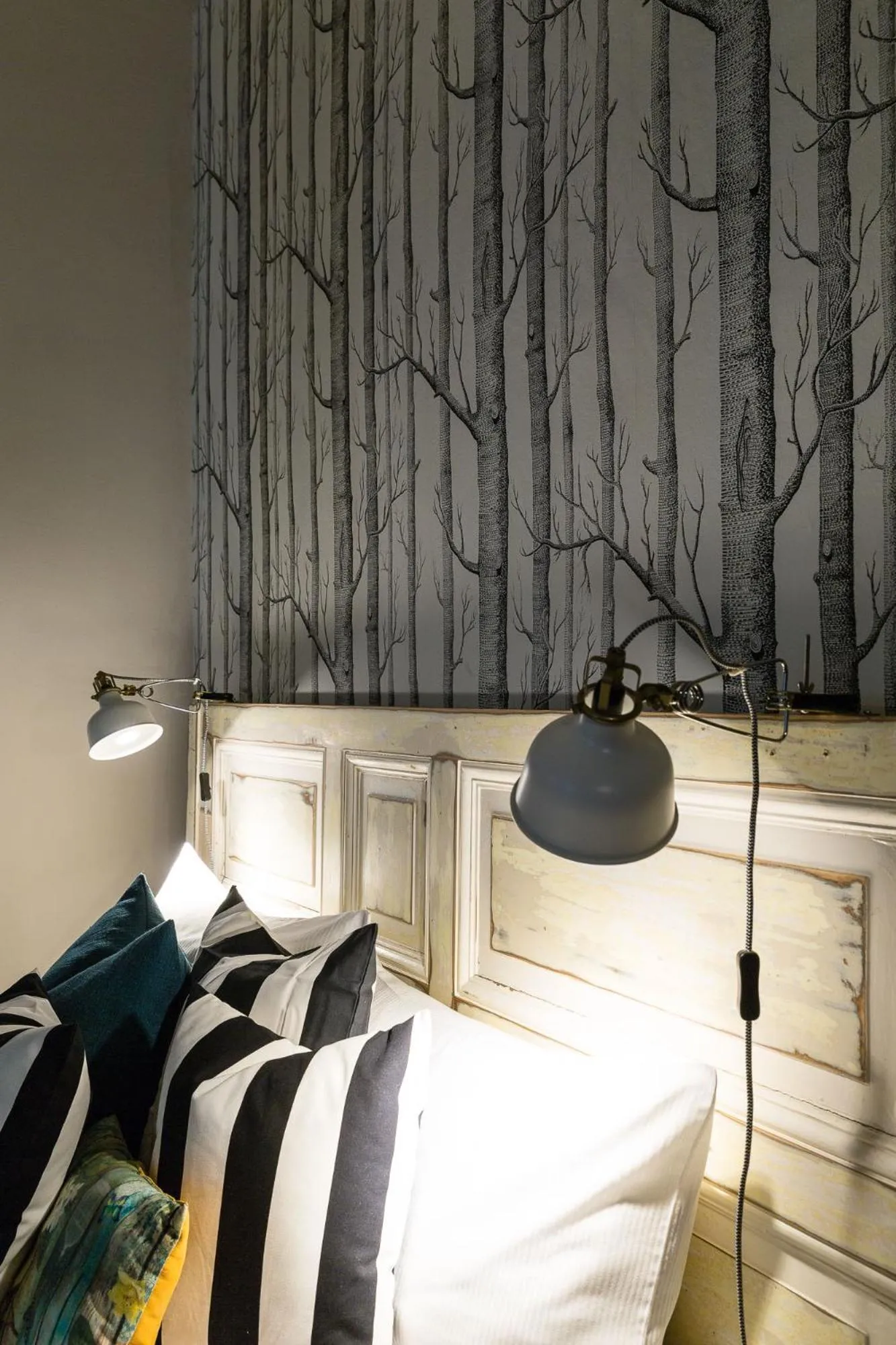 Decorative detail, Bed in Brilliant Apartments