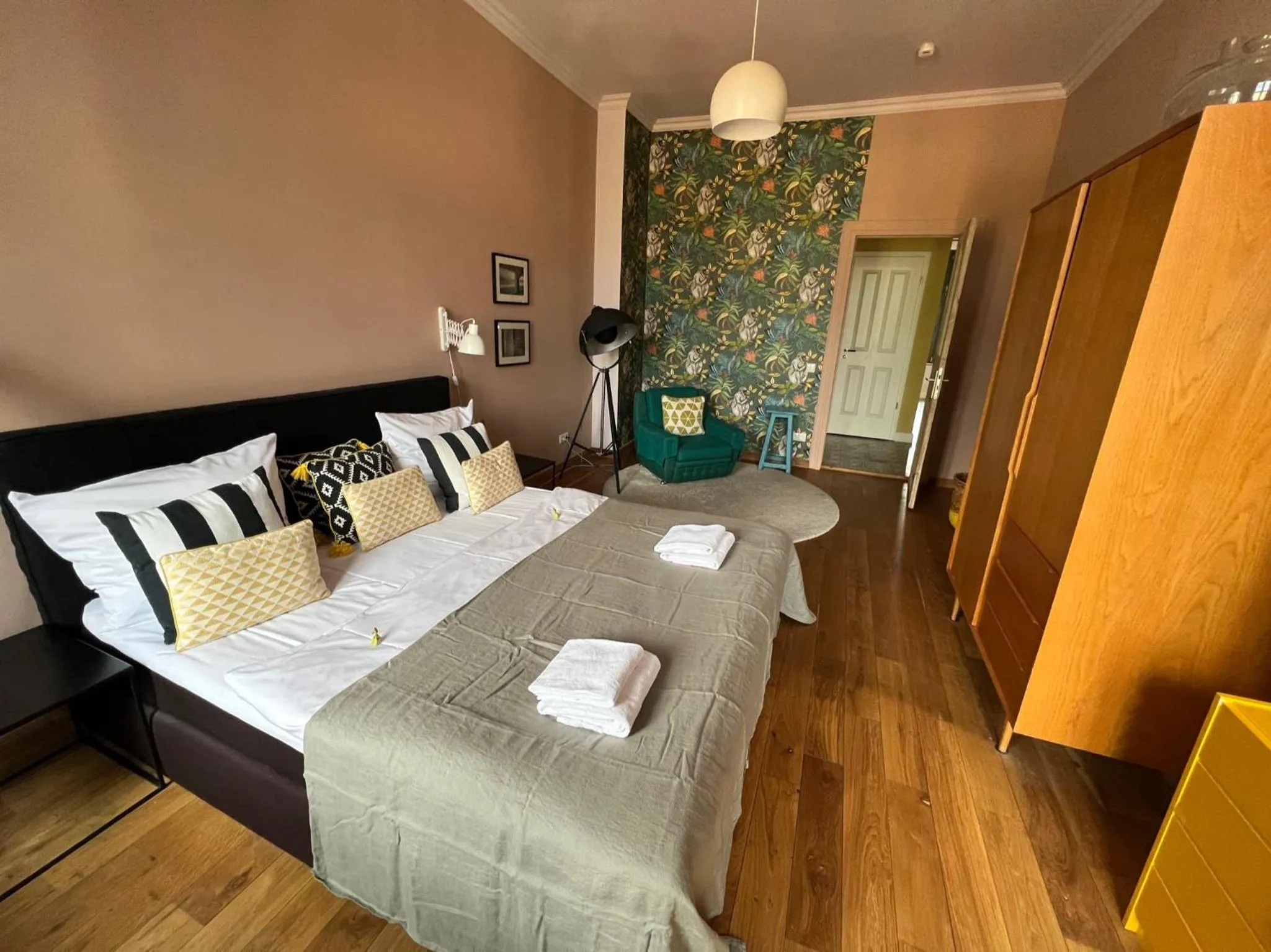 Bedroom, Bed in Brilliant Apartments