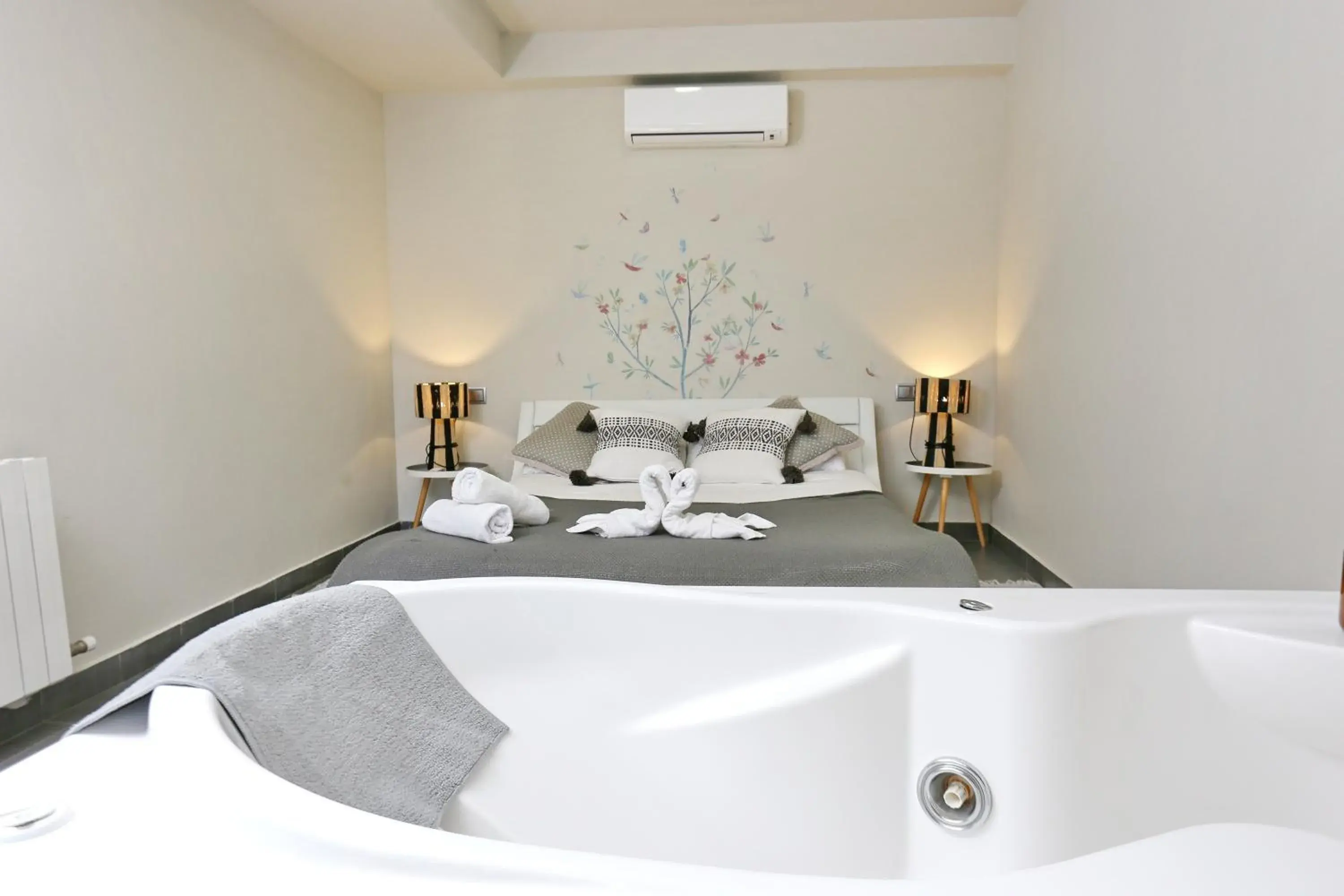 Deluxe King Studio in Les Suites Deluxe King Studio in Les Suites