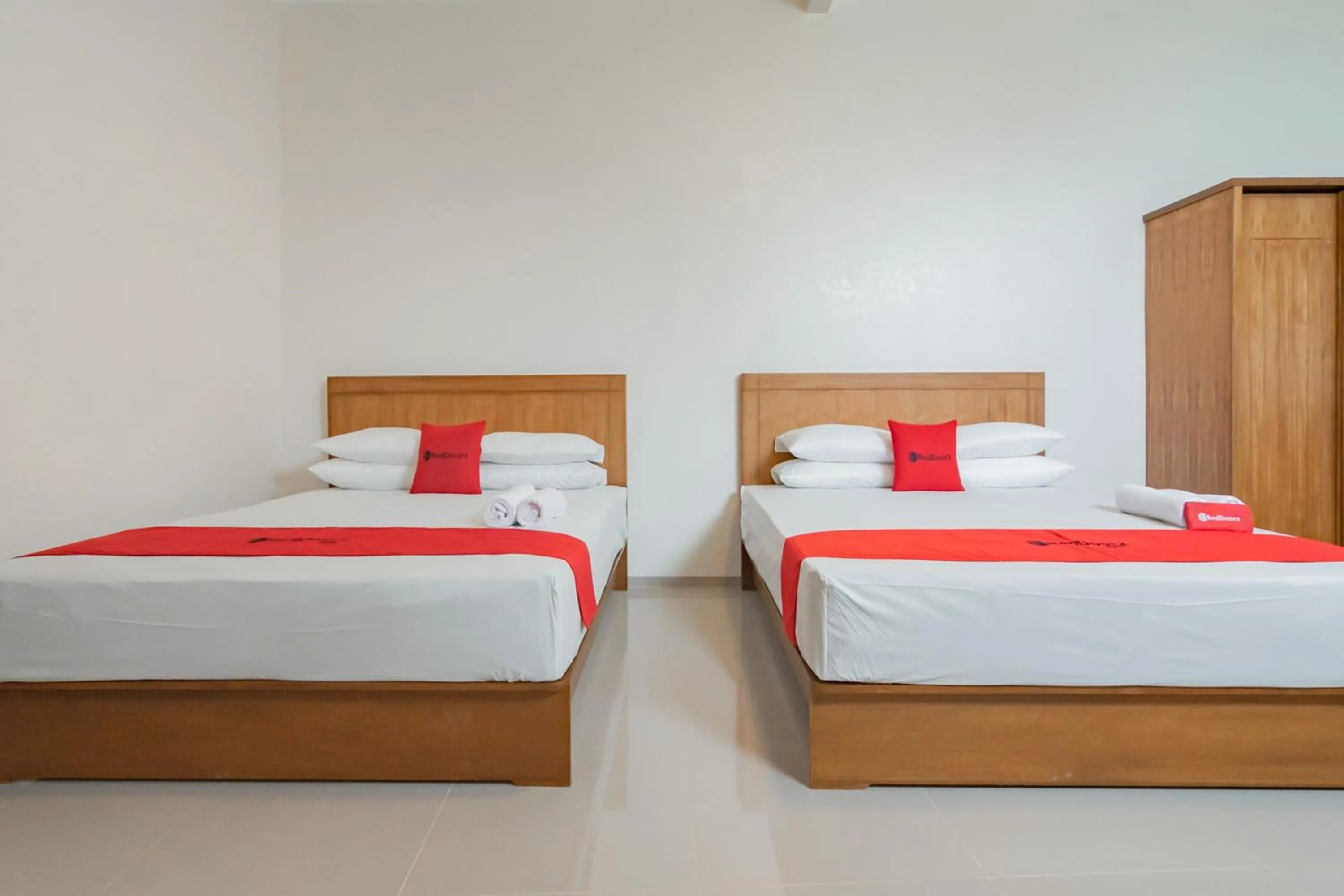 Bed in RedDoorz Syariah Plus @ Perintis Guesthouse Tasikmalaya