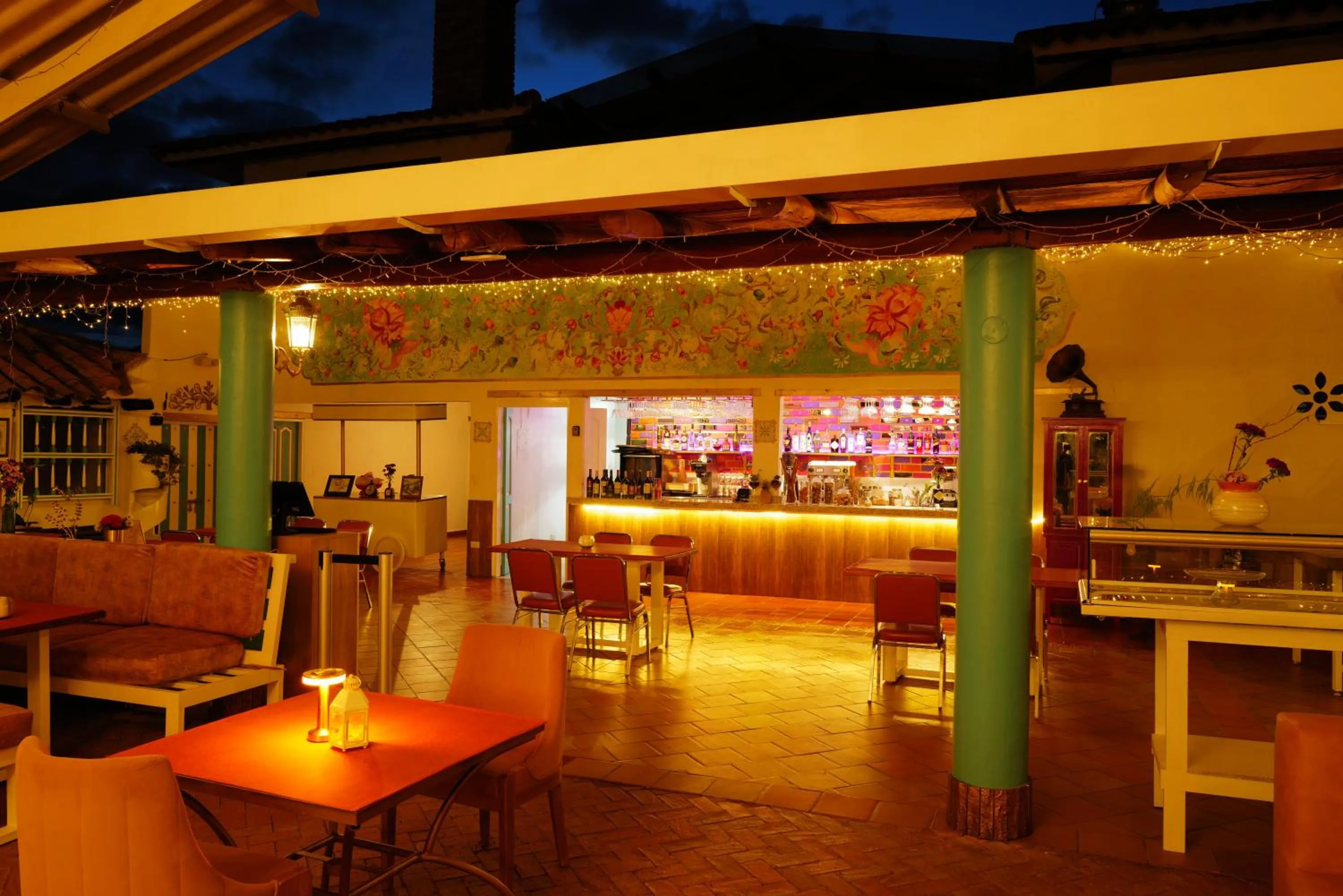 Restaurant/places to eat in Elephantia Spa Hotel