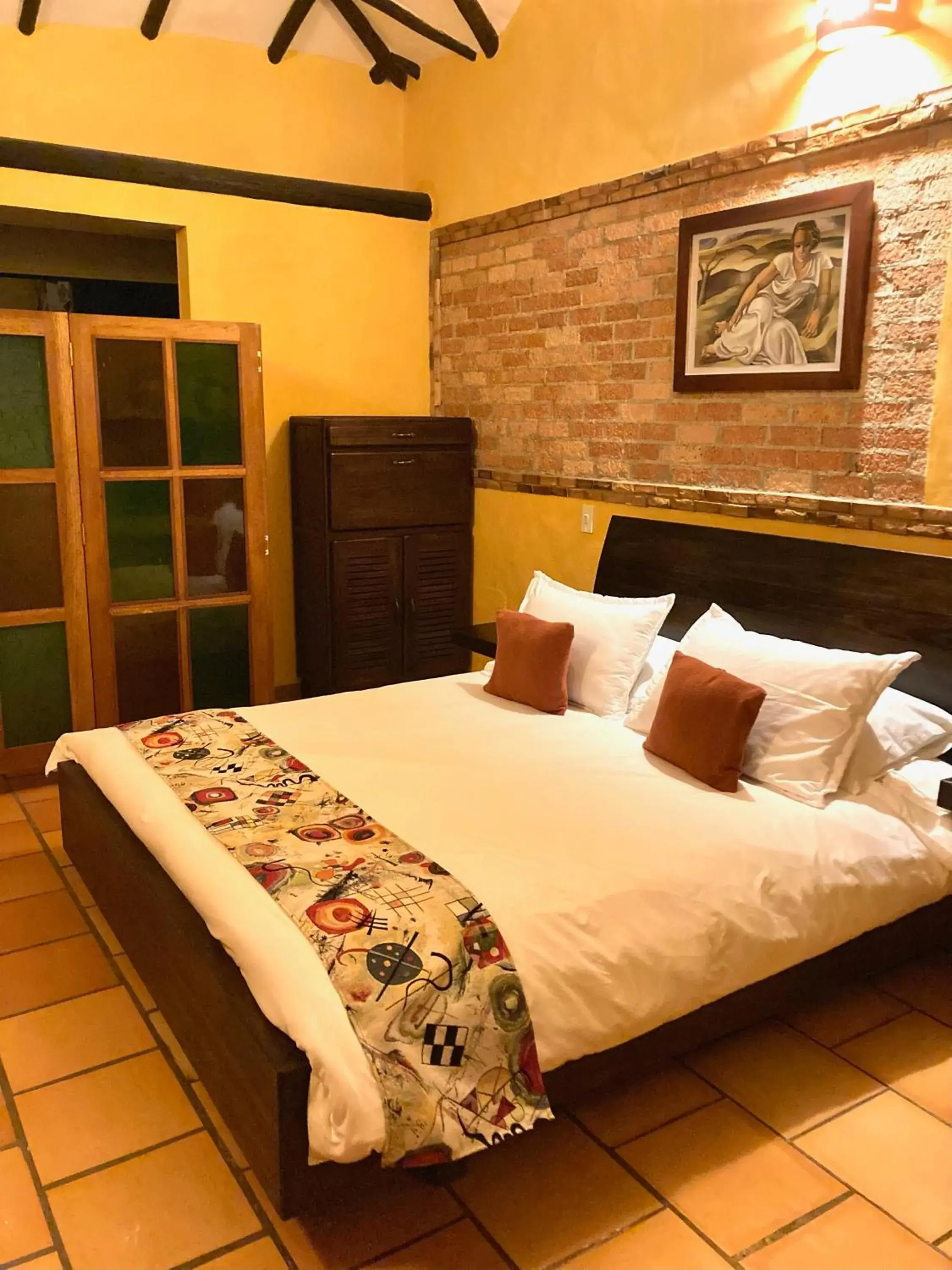 Superior Queen Room in Bombon Hotel Superior Queen Room in Bombon Hotel