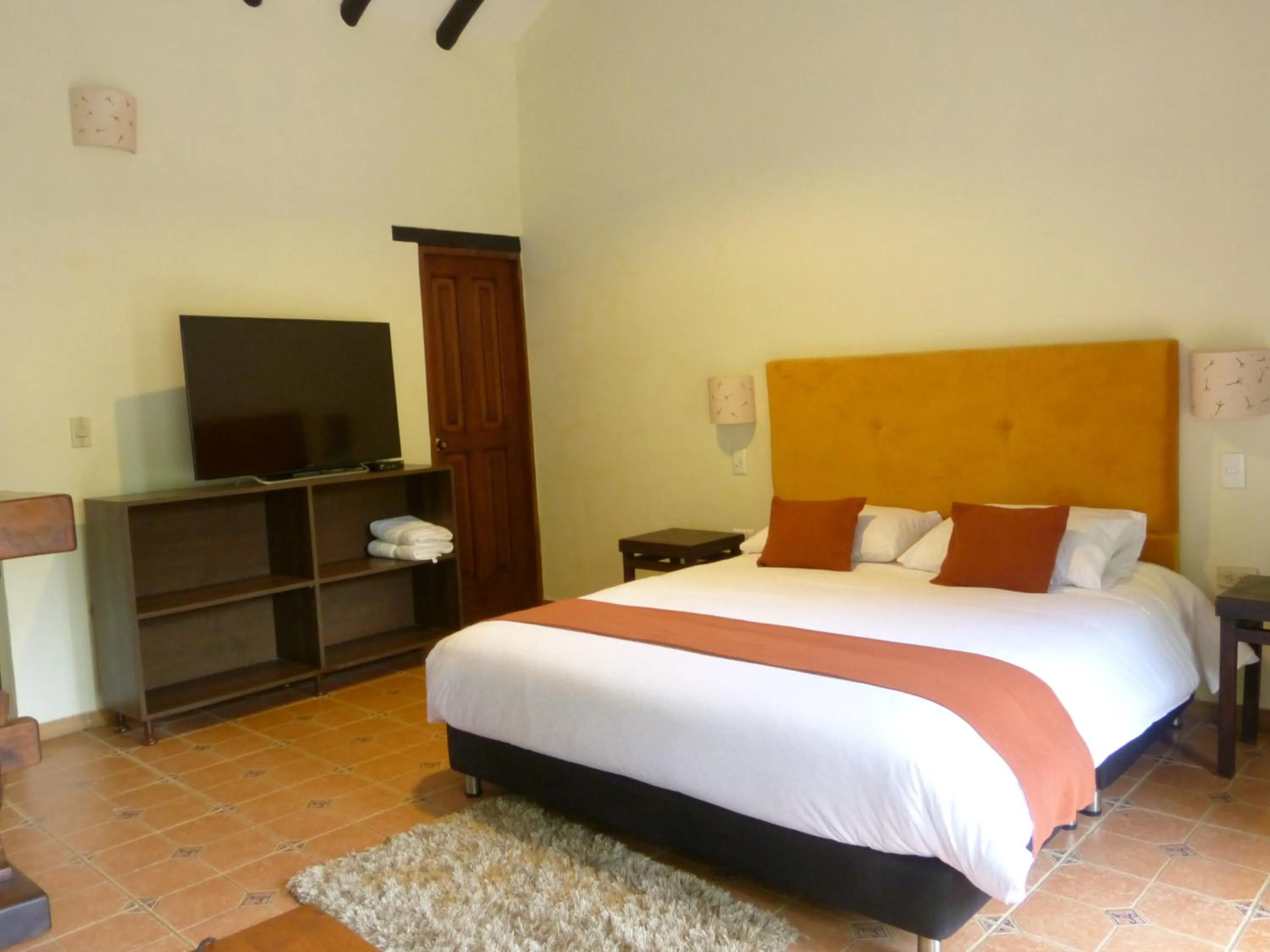 Photo of the whole room, Bed in Elephantia Spa Hotel