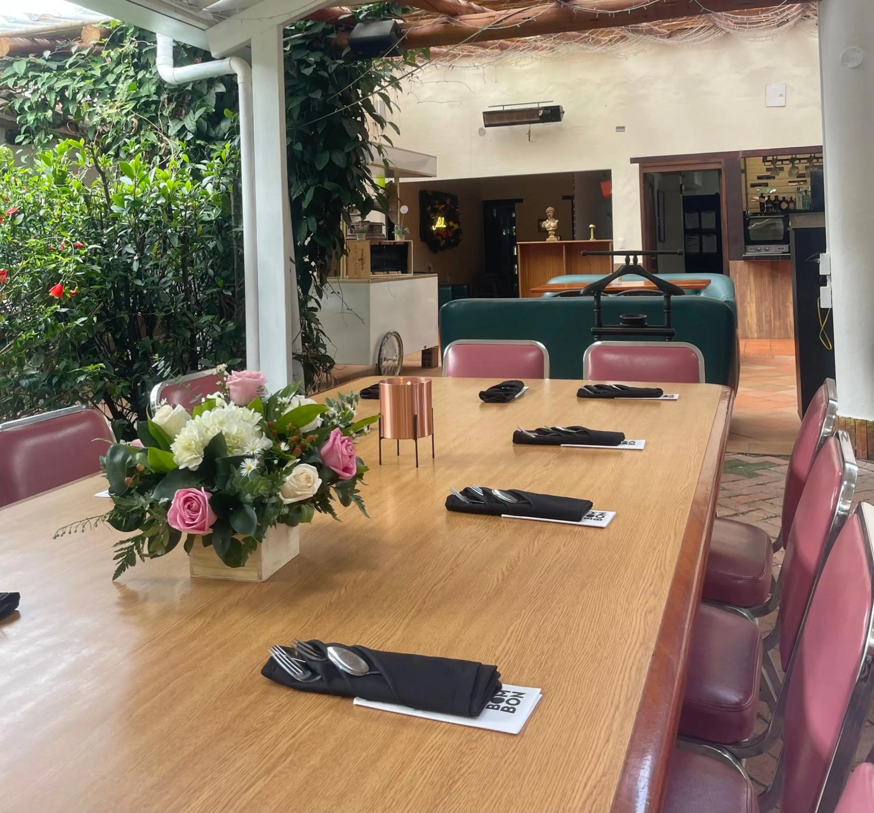 Restaurant/places to eat in Elephantia Spa Hotel