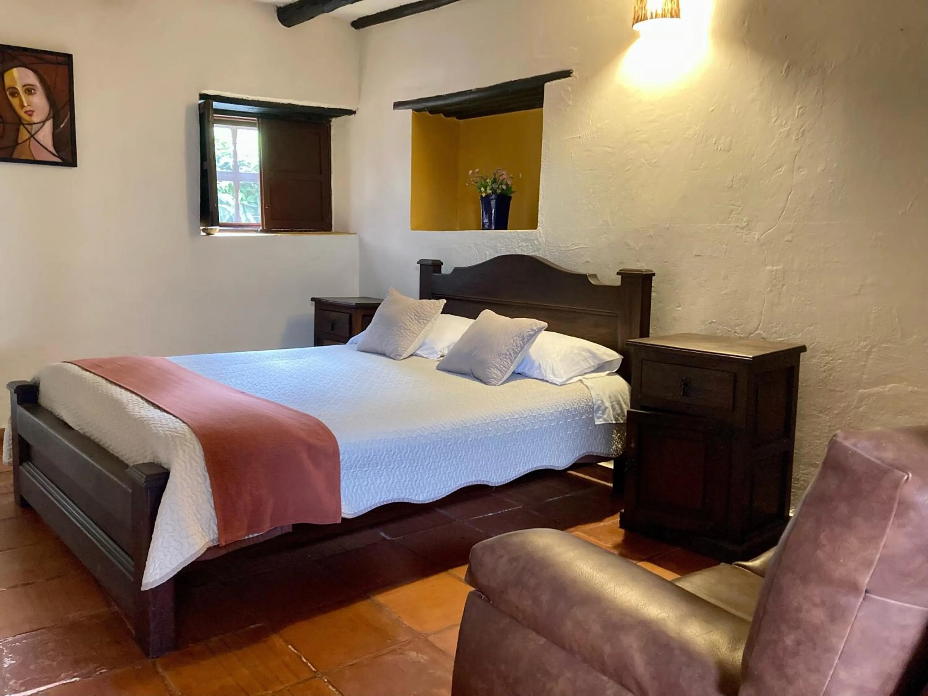 Bedroom, Bed in Bombon Hotel