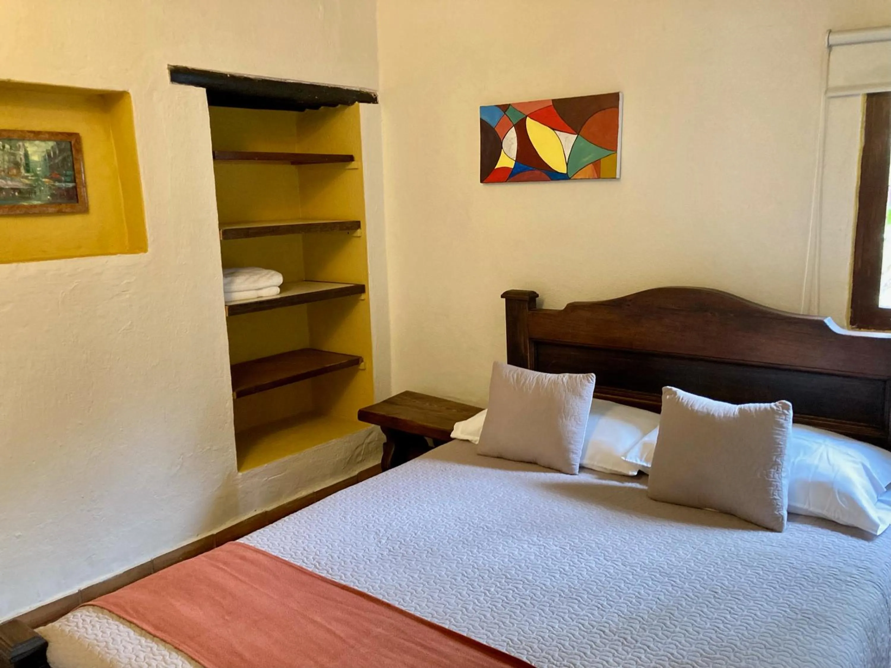 Bedroom, Bed in Bombon Hotel