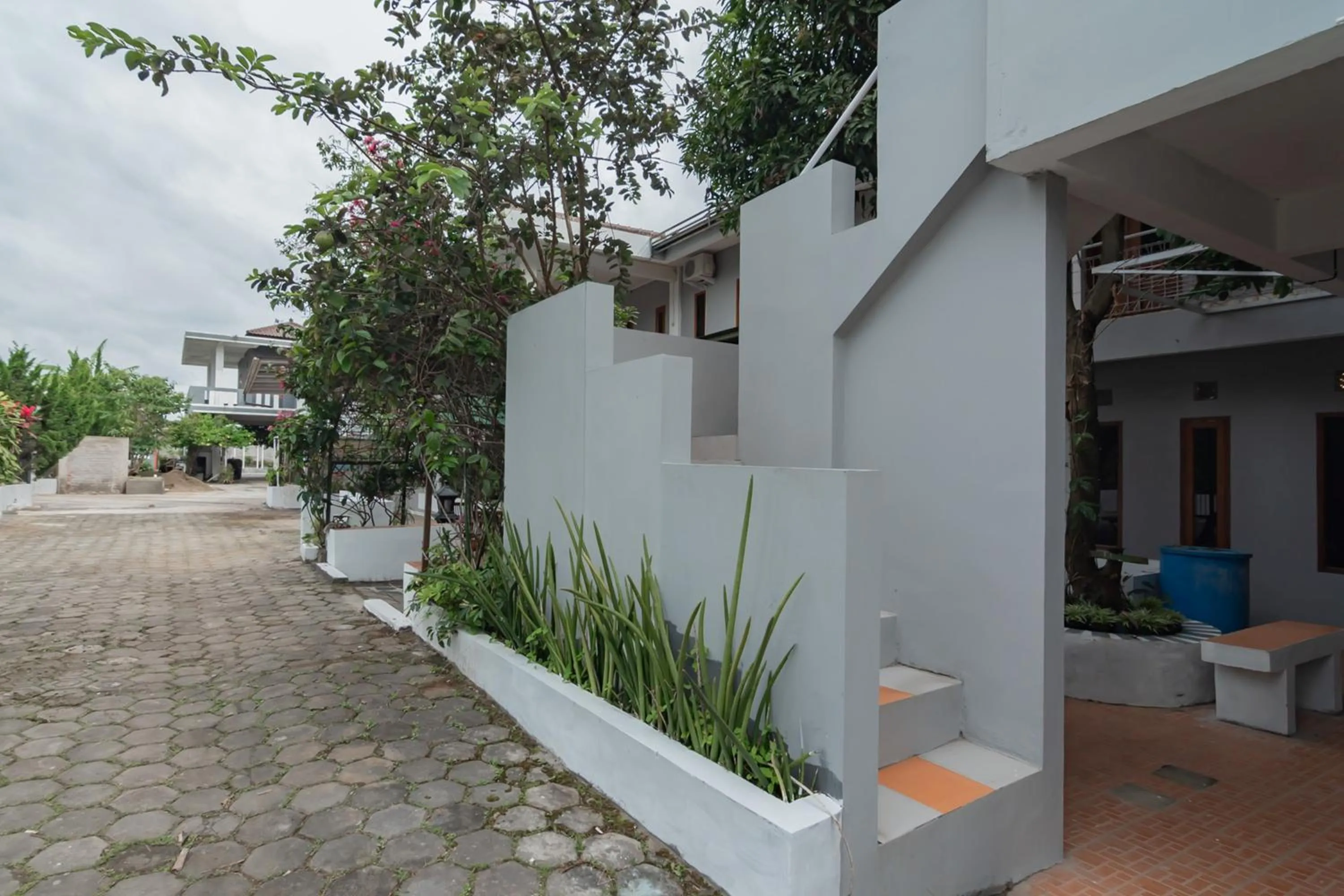 Lembur Kiwari Setra Duta Mitra RedDoorz