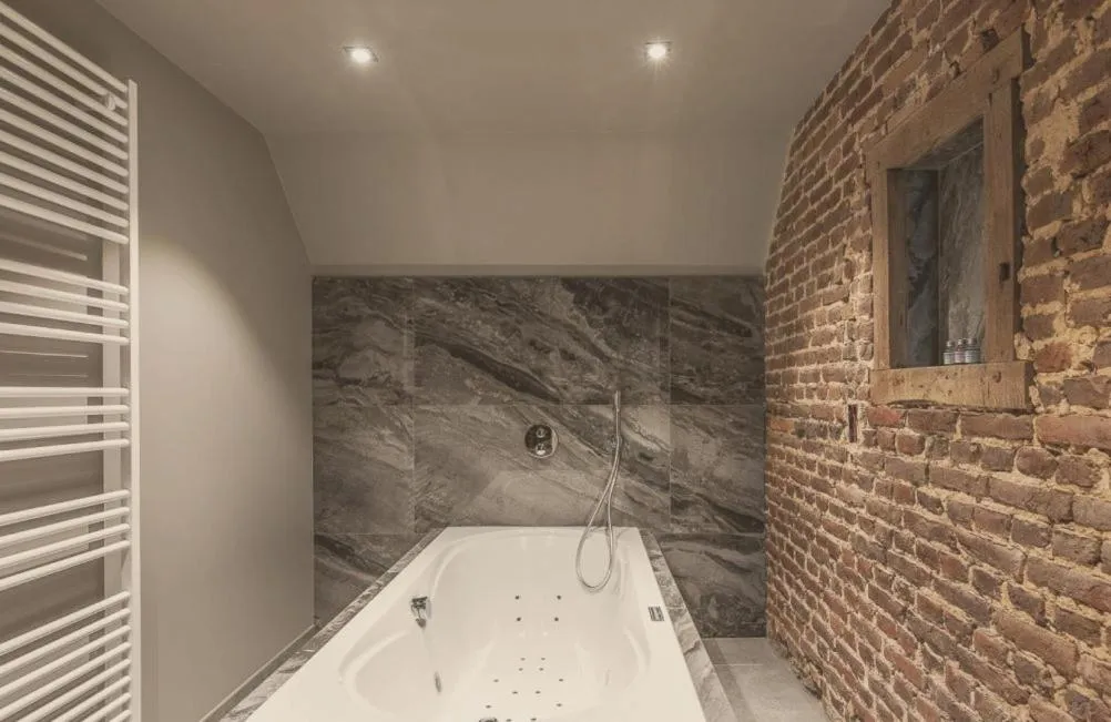 Hot Tub in Domaine Sur Les Sarts