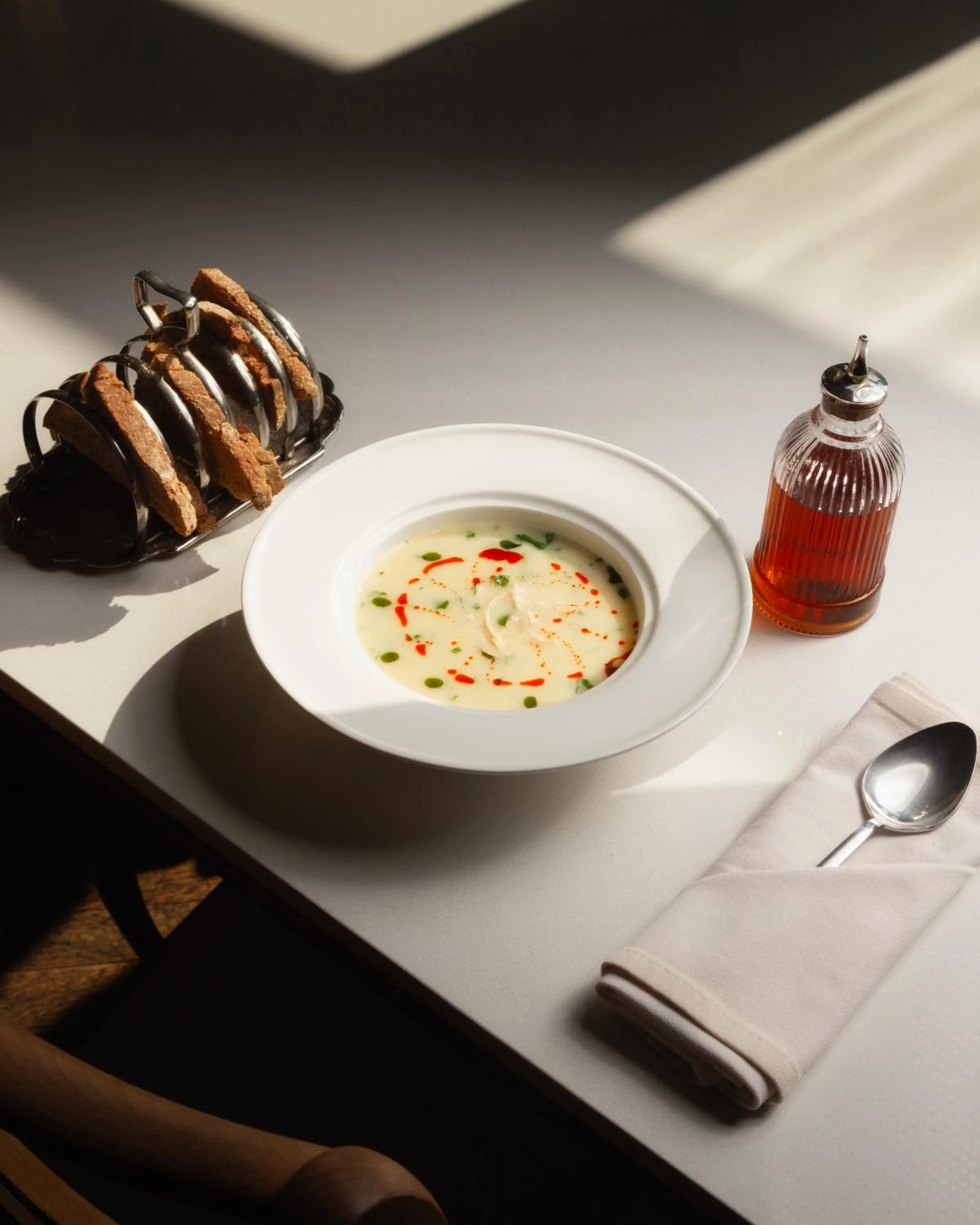 Restaurant/places to eat in Unfound Door - Design Hotel