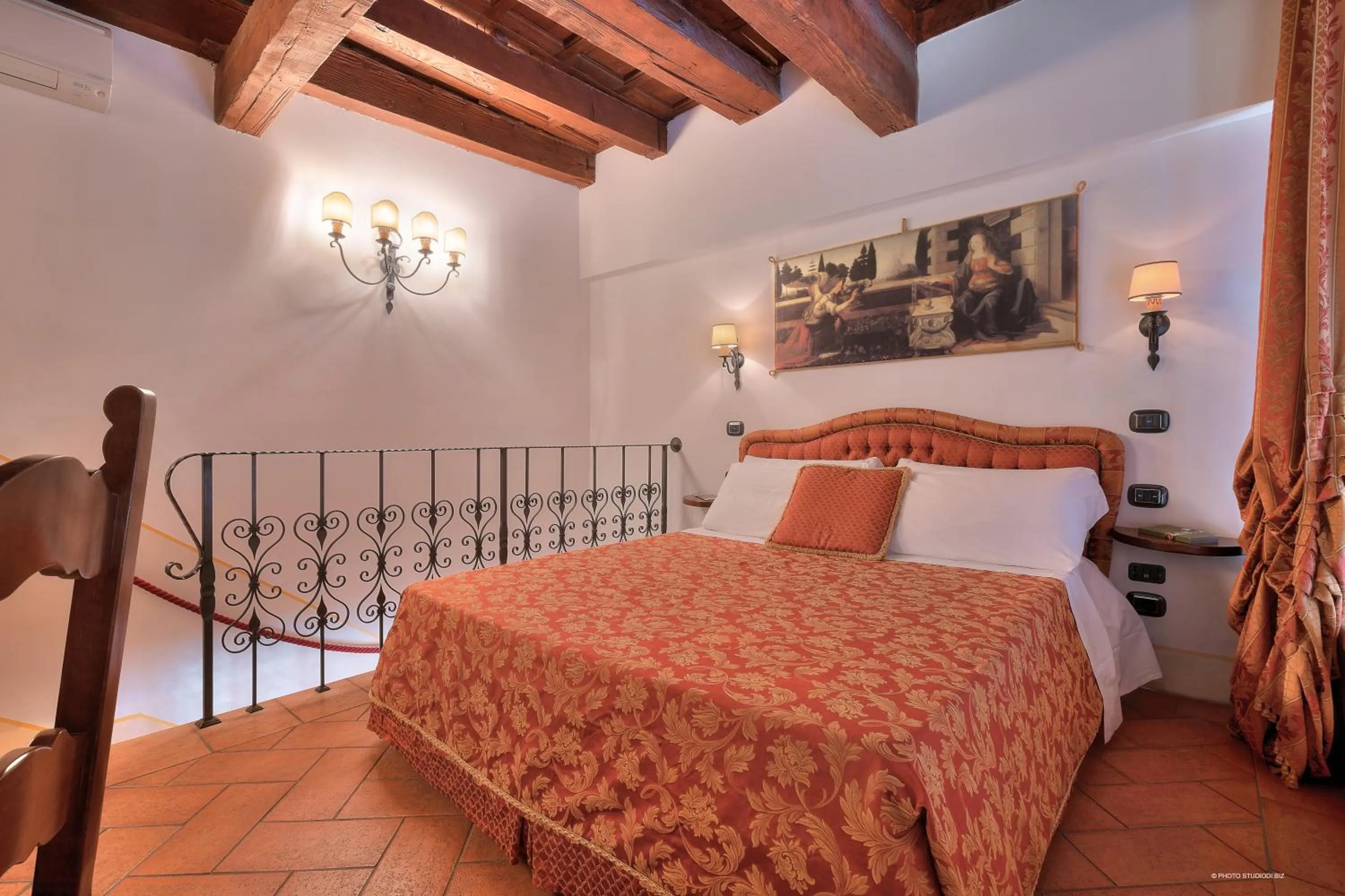 Bedroom, Bed in First of Florence