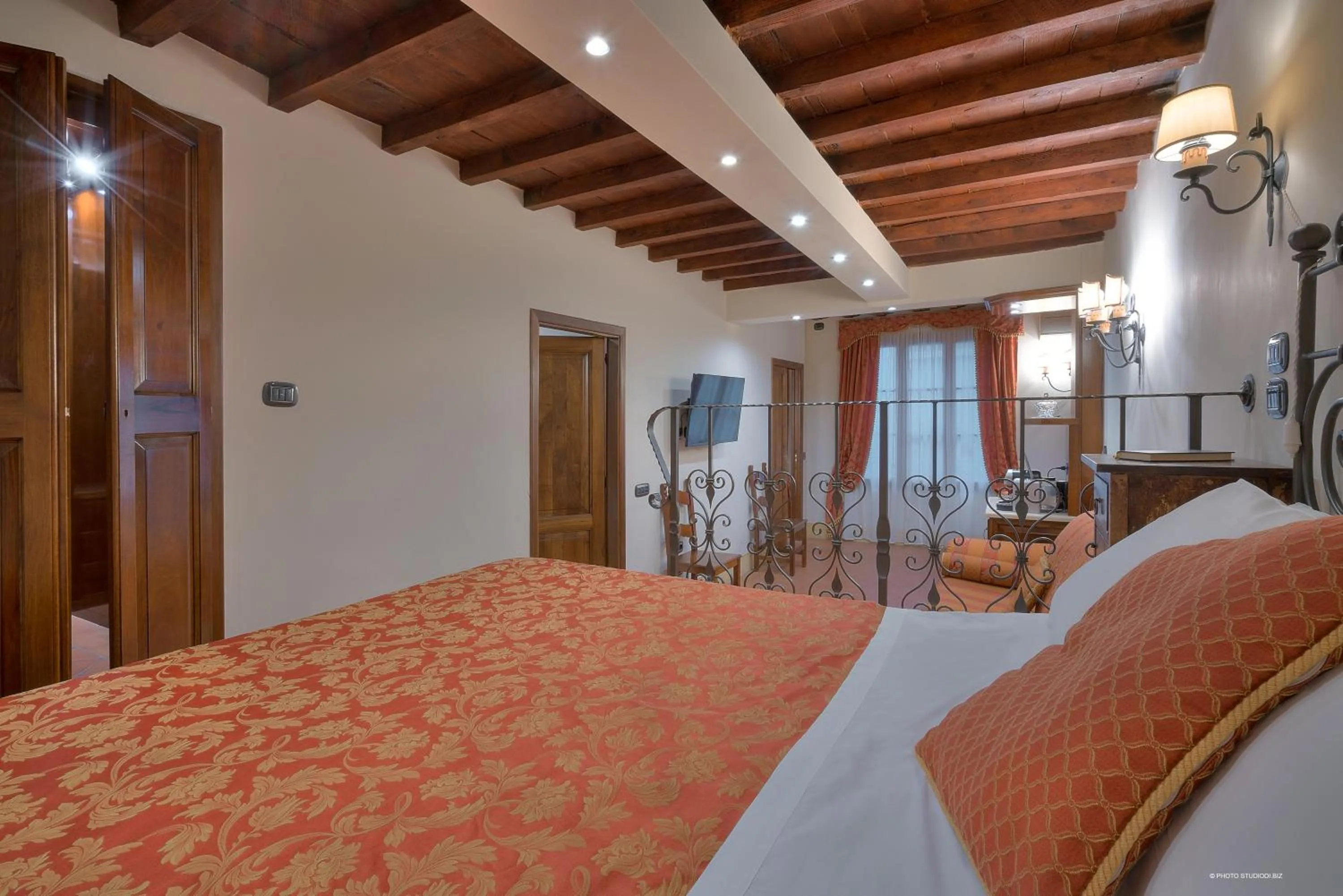 Bedroom, Bed in First of Florence