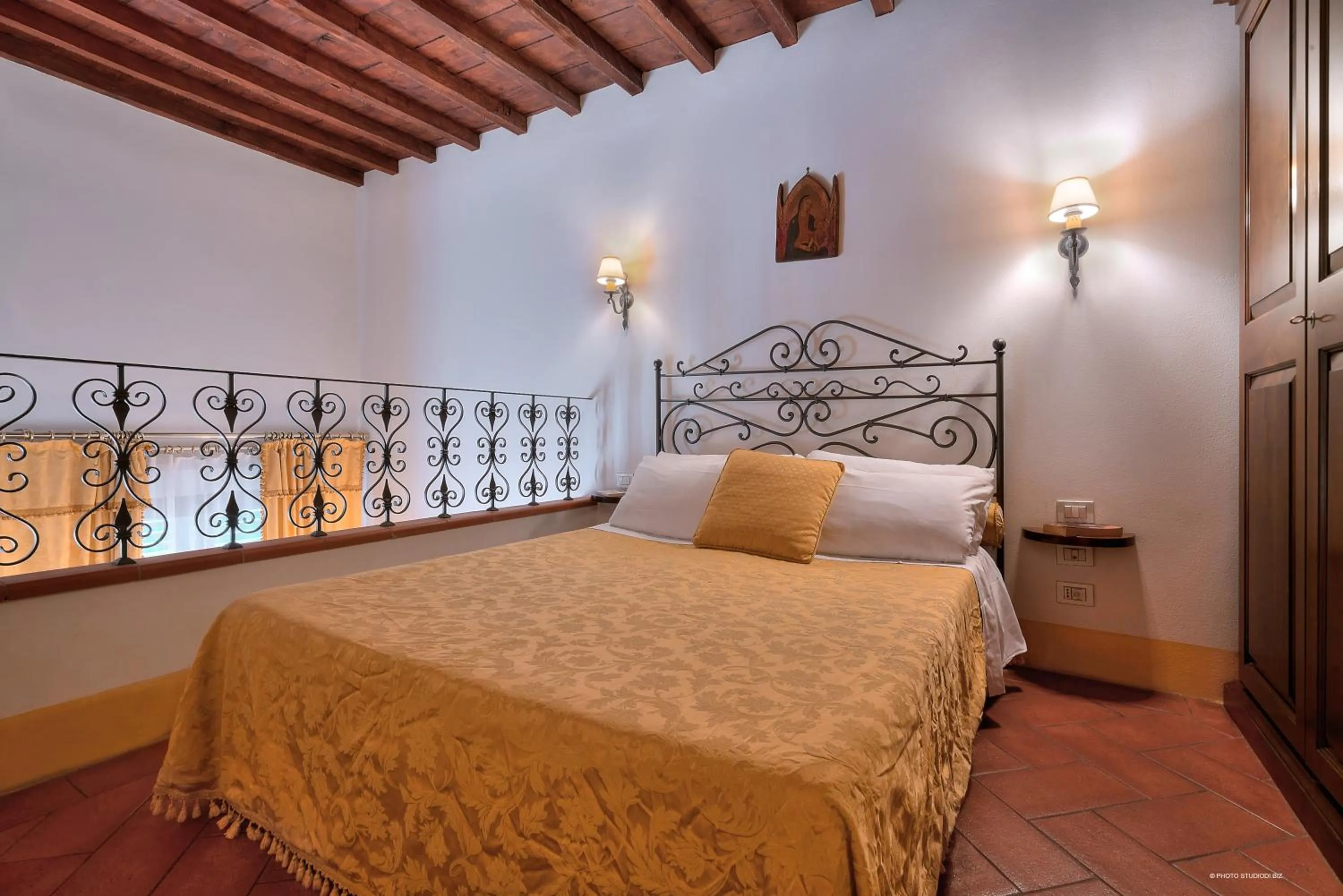 Bedroom, Bed in First of Florence