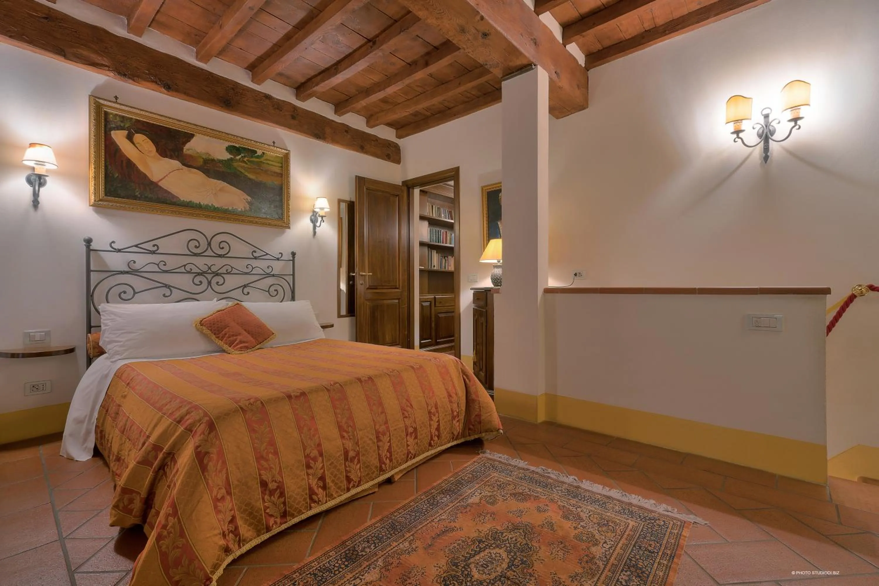 Bedroom, Bed in First of Florence