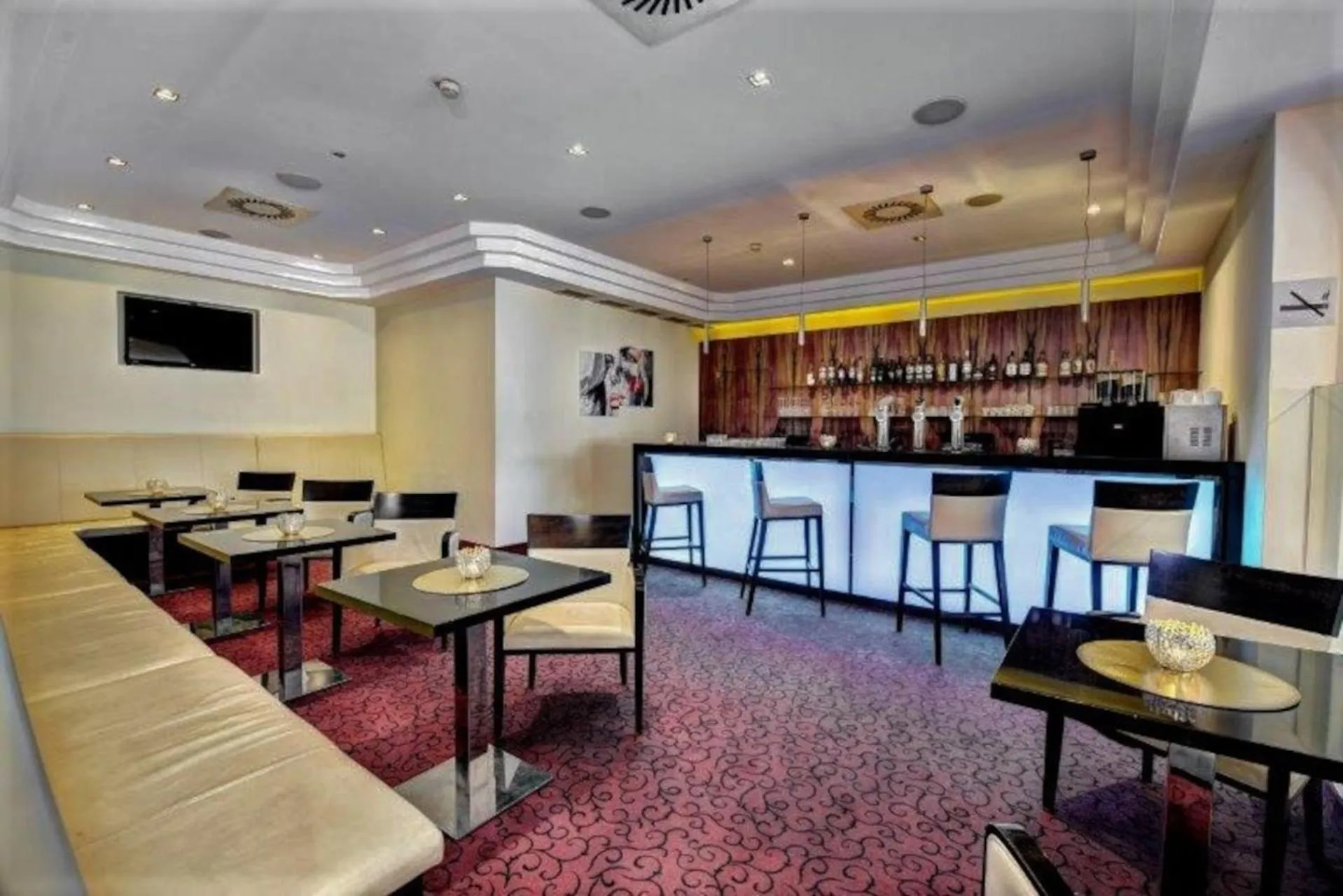 Lounge or bar in Best Western Plaza Hotel Wels