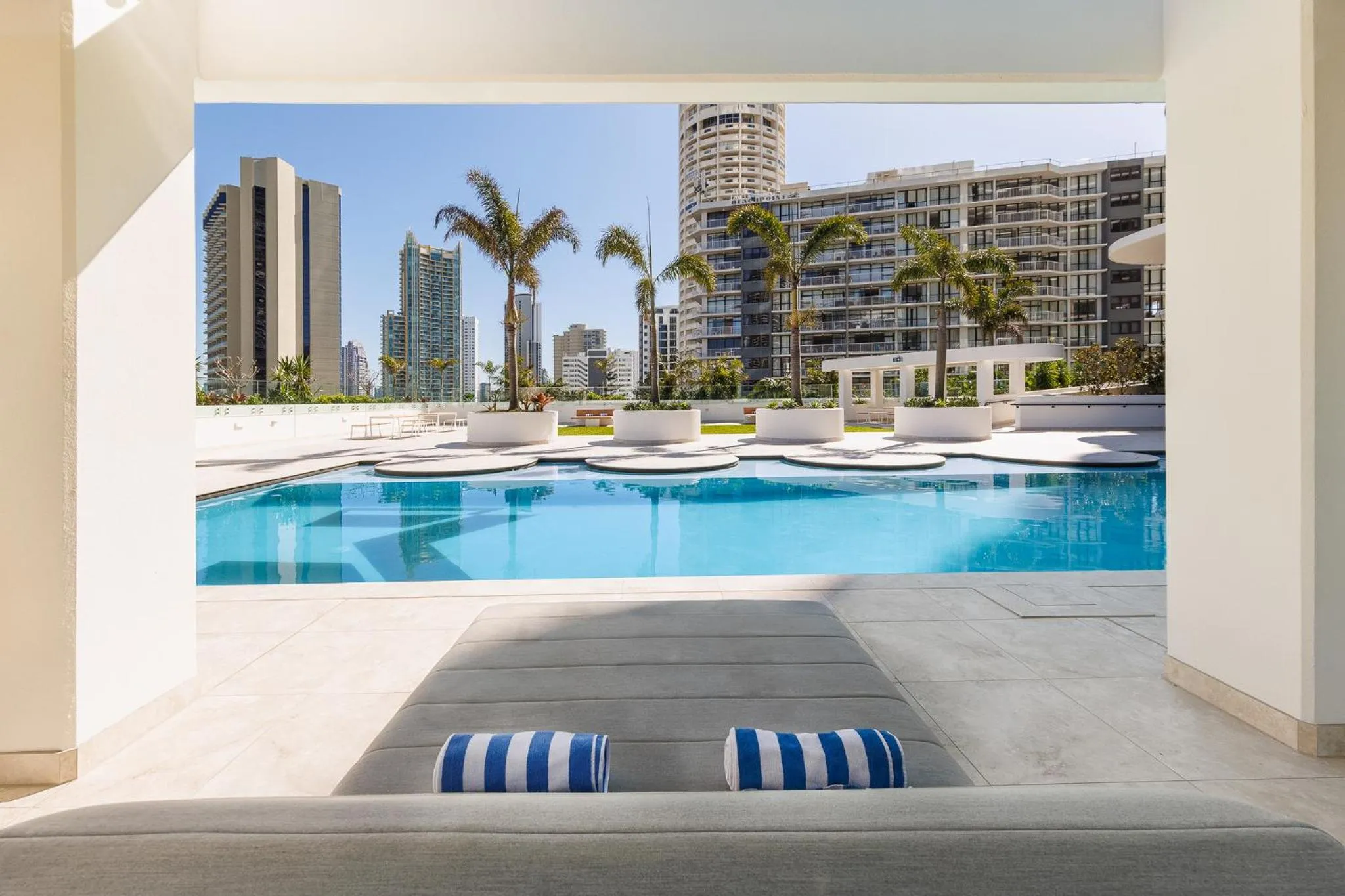 Swimming pool in Meriton Suites Surfers Paradise
