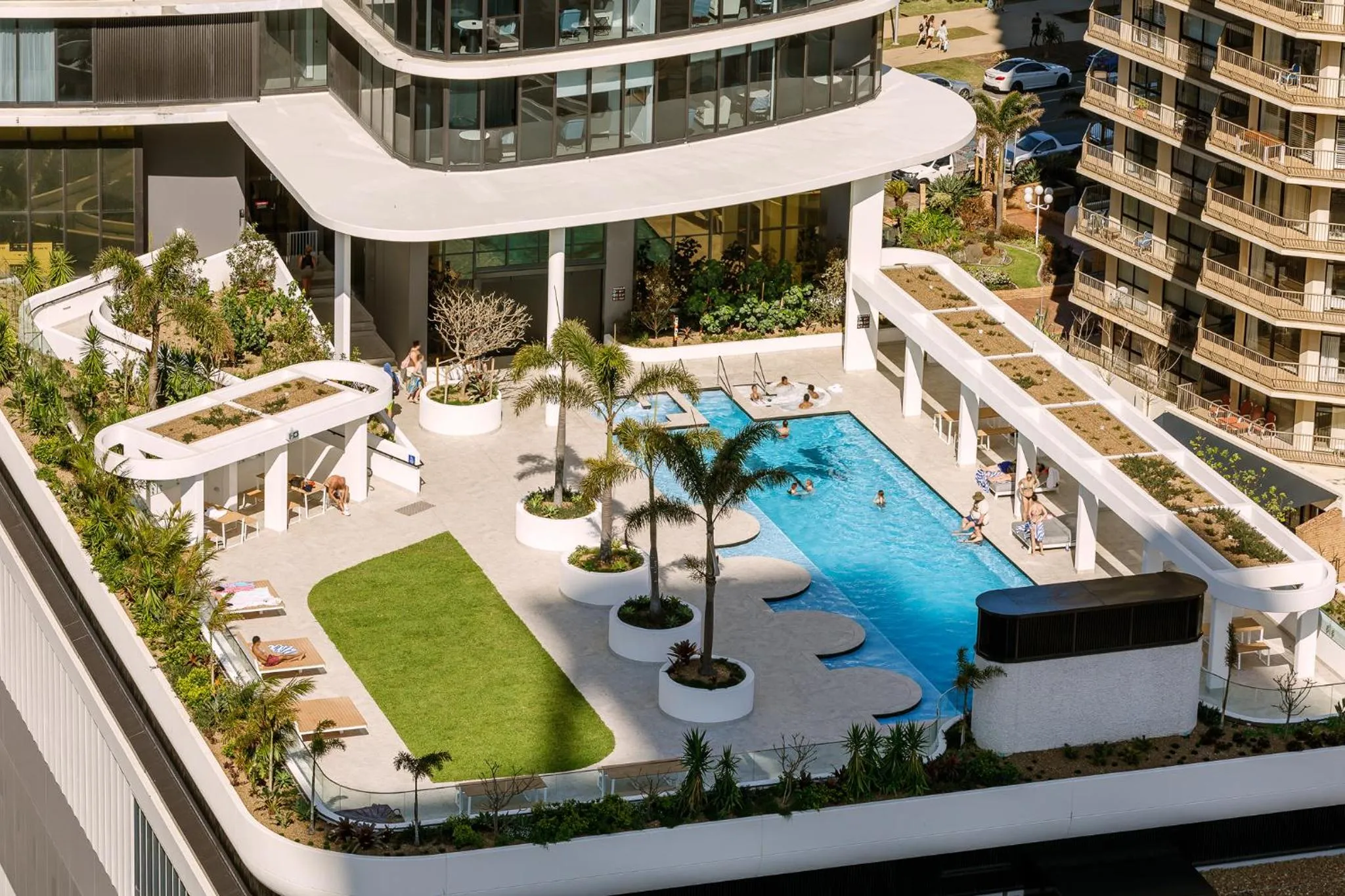 Property building in Meriton Suites Surfers Paradise