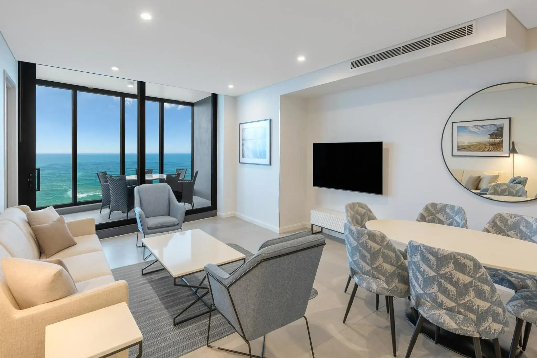 Three Bedroom Ocean Suite in Meriton Suites Surfers Paradise Three Bedroom Ocean Suite in Meriton Suites Surfers Paradise